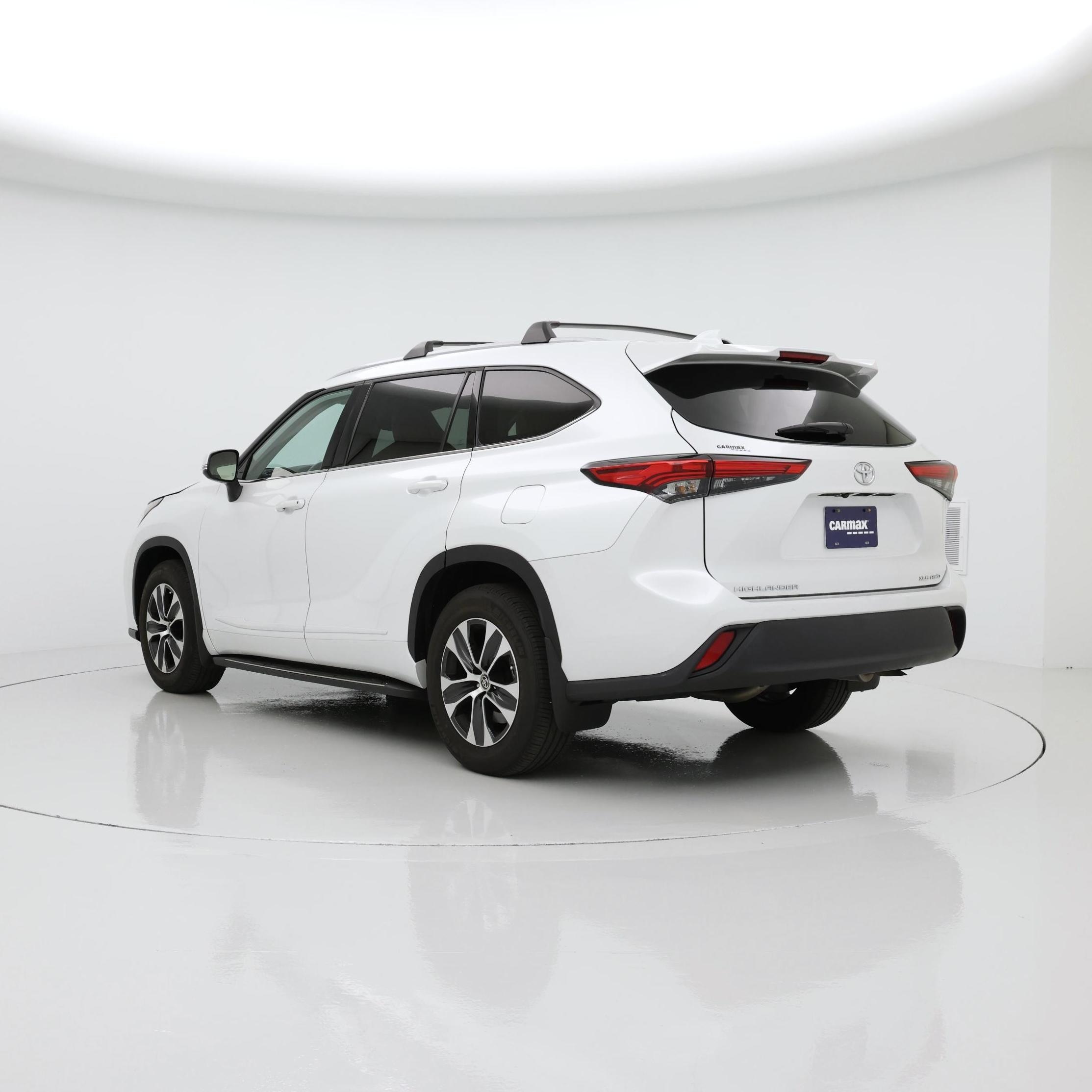 Thumbnail: 2022 Toyota Highlander - 2