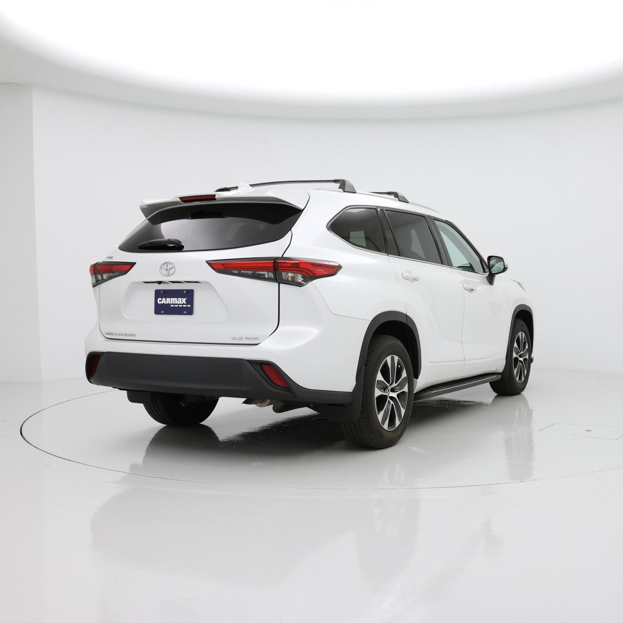 Thumbnail: 2022 Toyota Highlander - 8