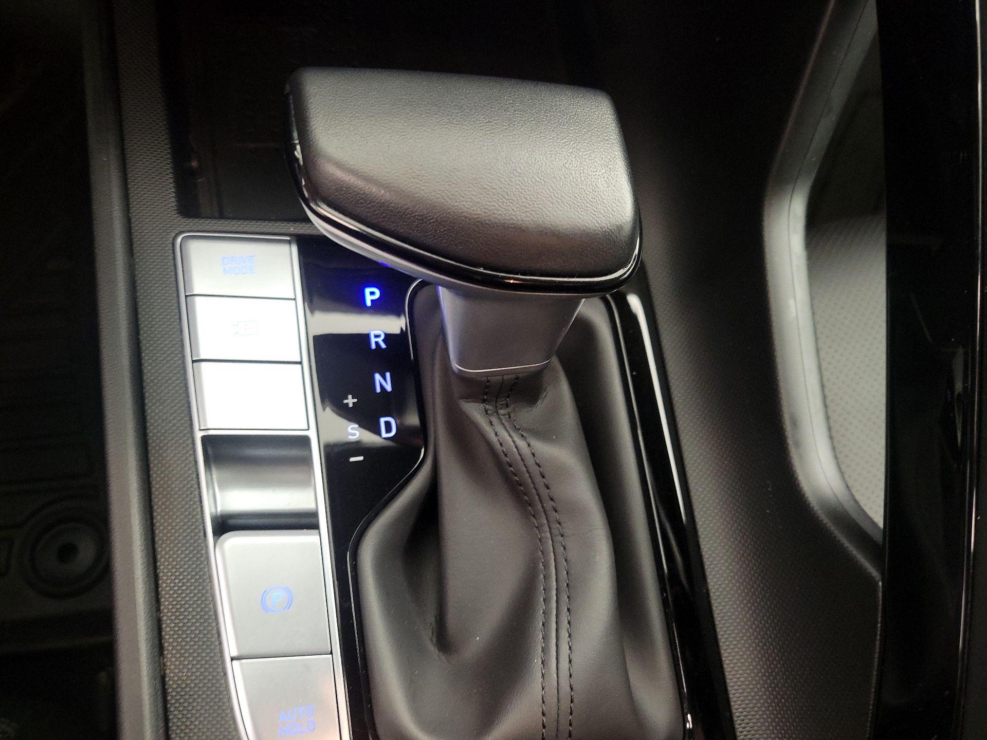 Thumbnail: 2023 Hyundai Elantra - 18