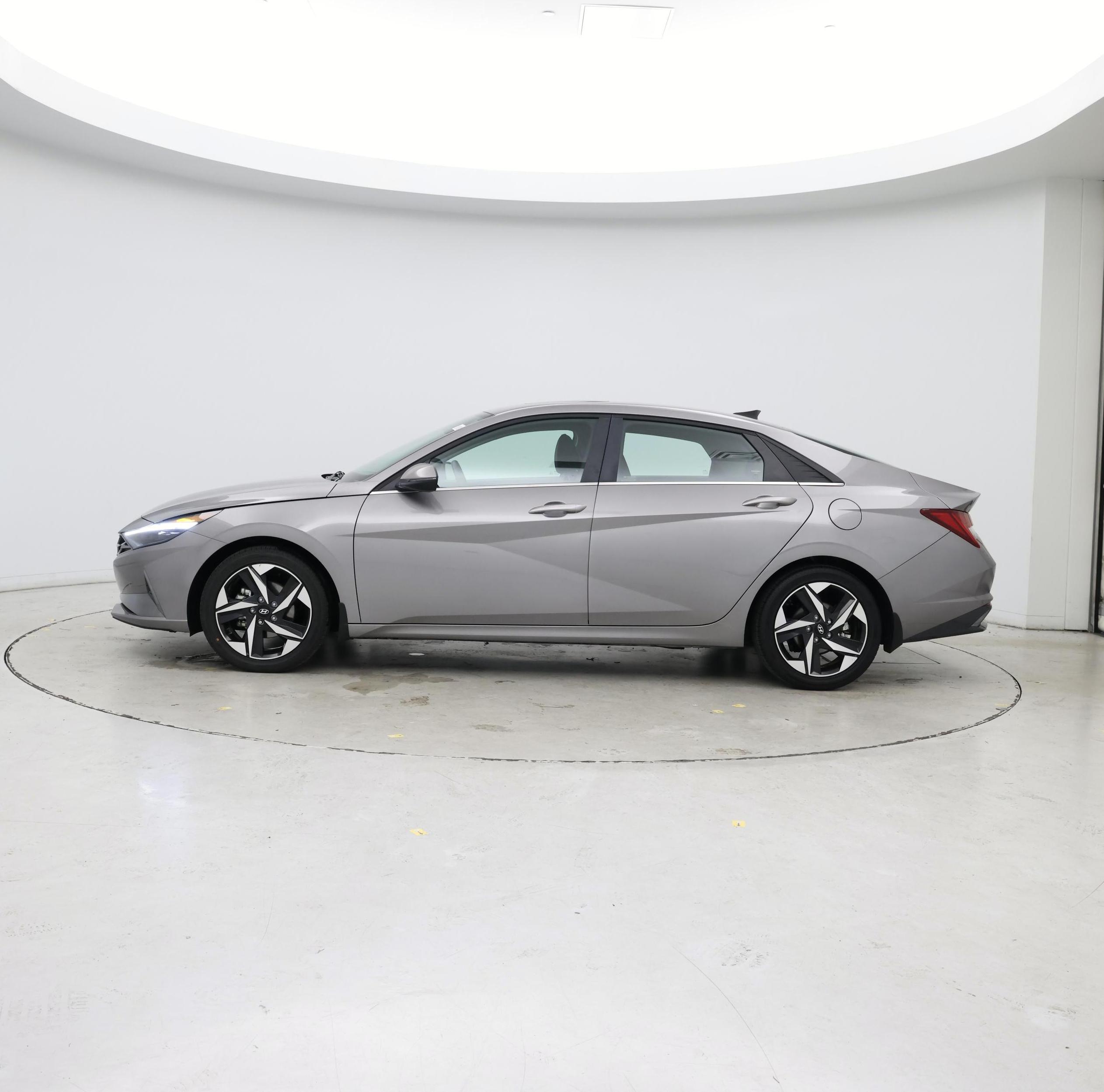 Thumbnail: 2023 Hyundai Elantra - 3