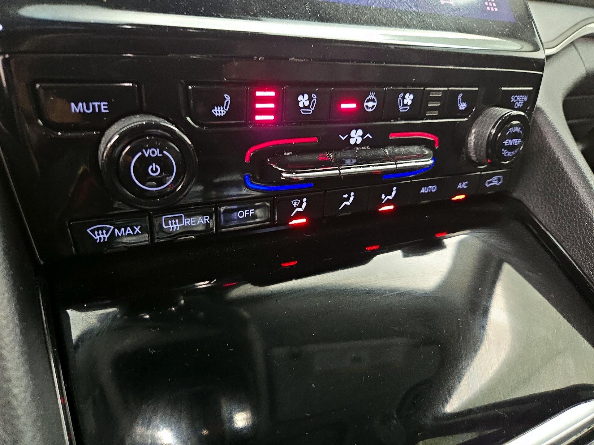 Thumbnail: 2021 Jeep Grand Cherokee L - 17