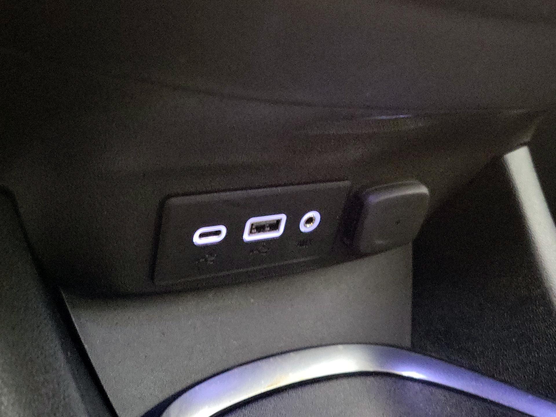 Thumbnail: 2023 Chevrolet Malibu - 18