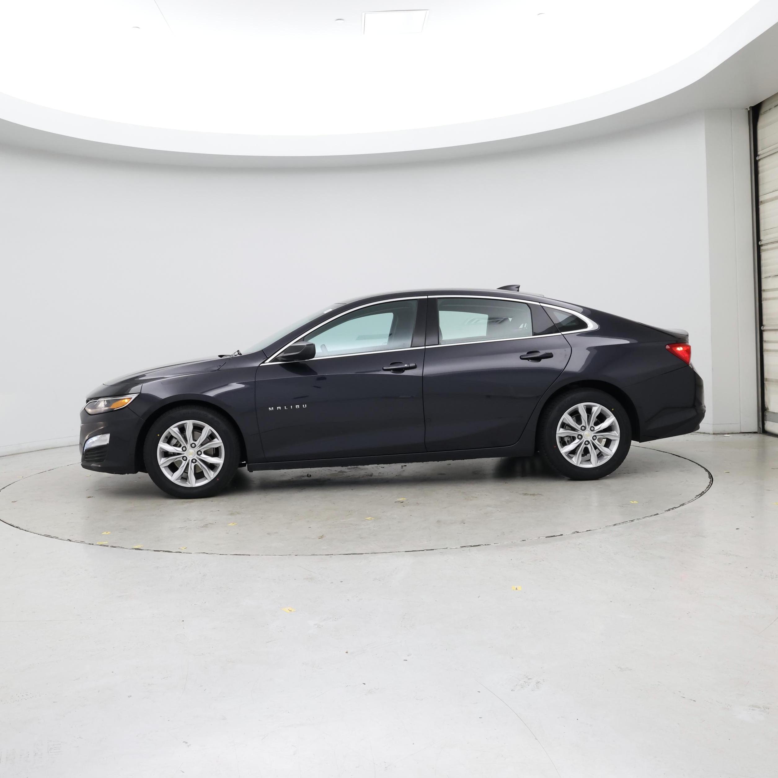 Thumbnail: 2023 Chevrolet Malibu - 3