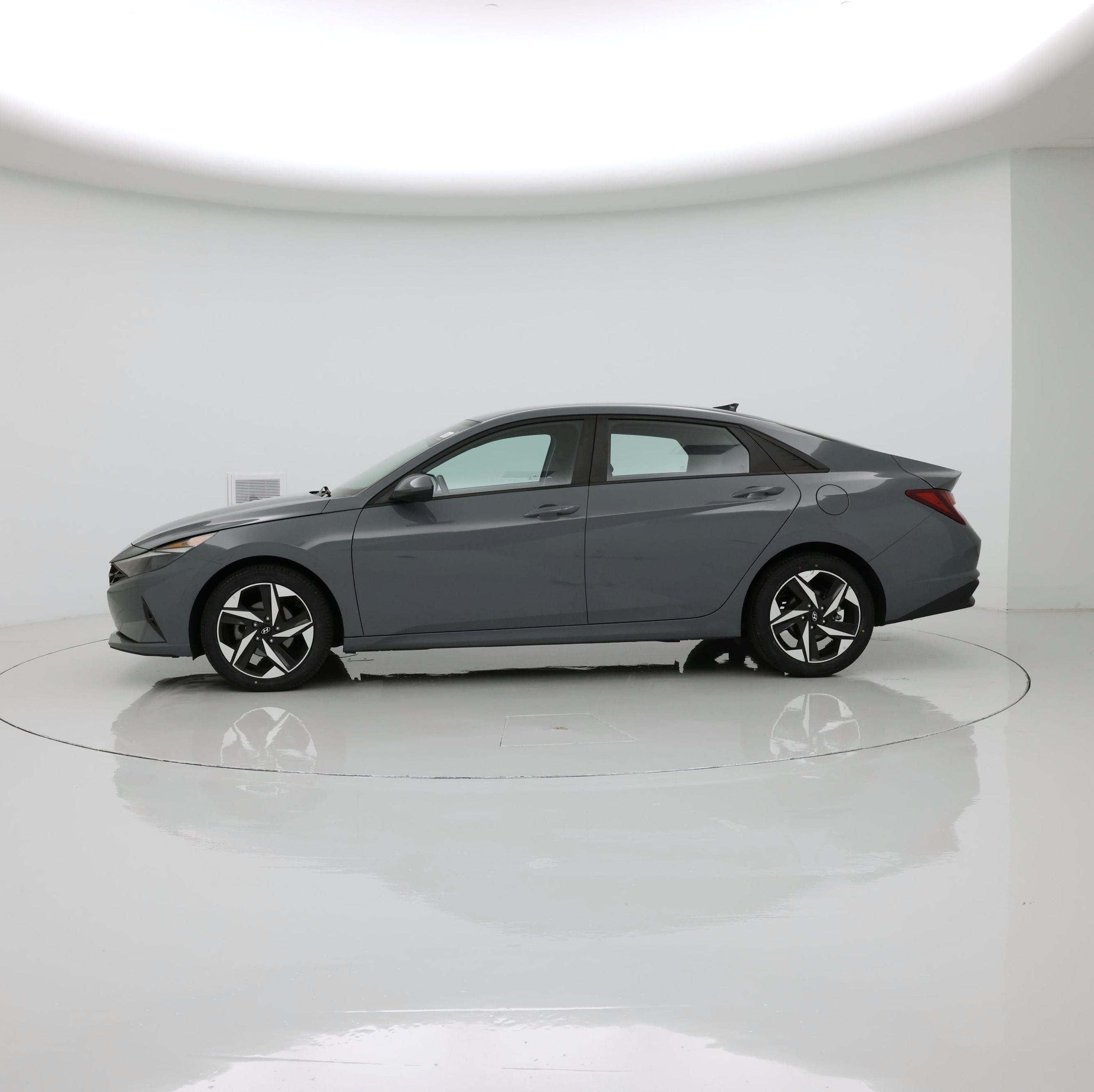 Thumbnail: 2023 Hyundai Elantra - 3