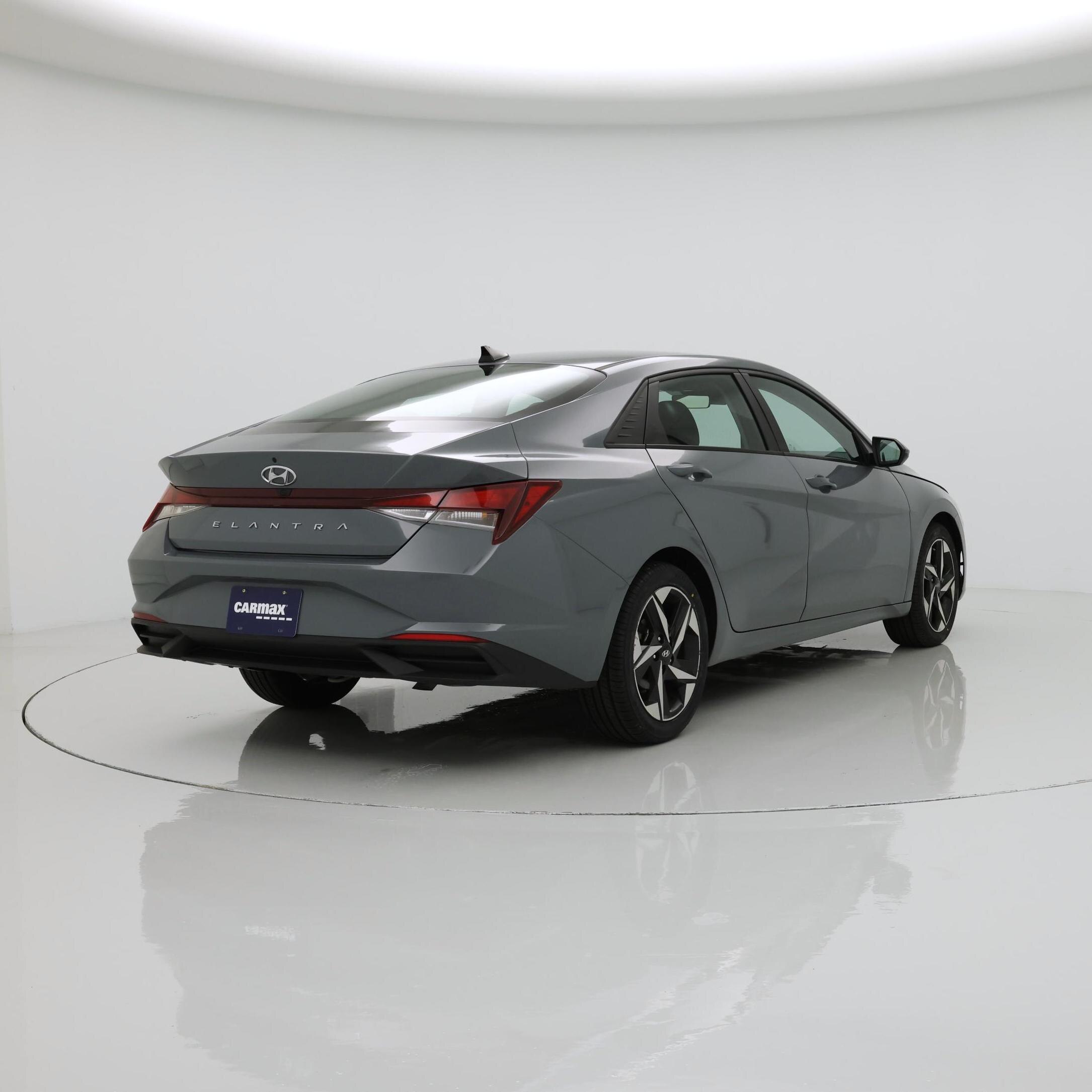 Thumbnail: 2023 Hyundai Elantra - 8
