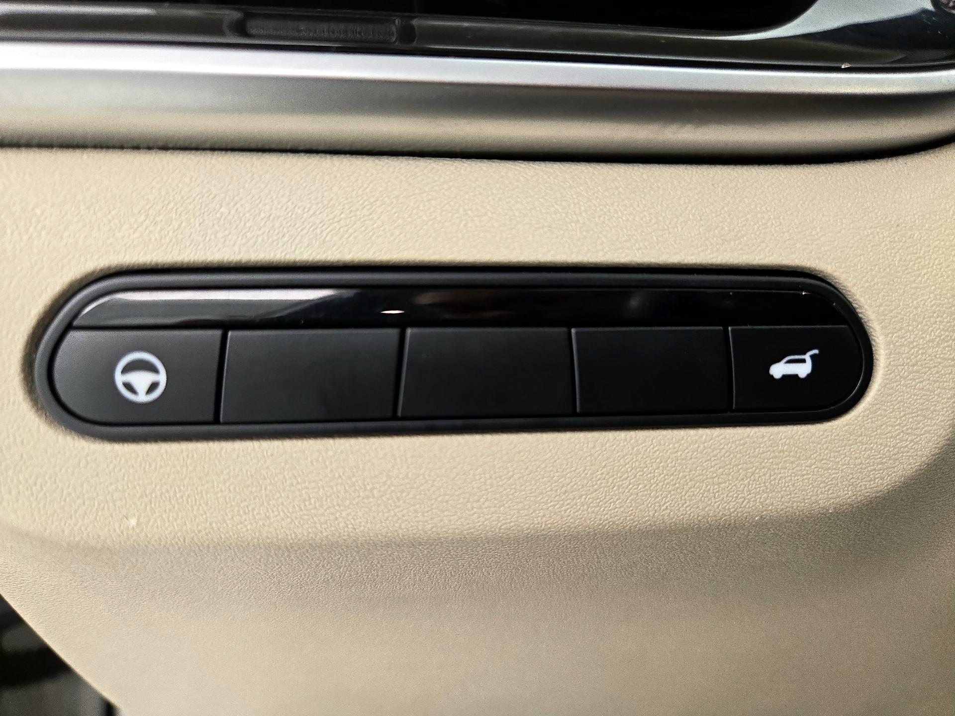 Thumbnail: 2023 INFINITI QX60 - 13