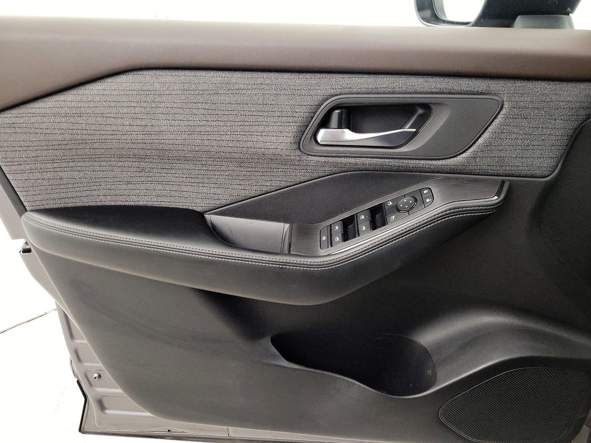 Thumbnail: 2023 Nissan Rogue - 12