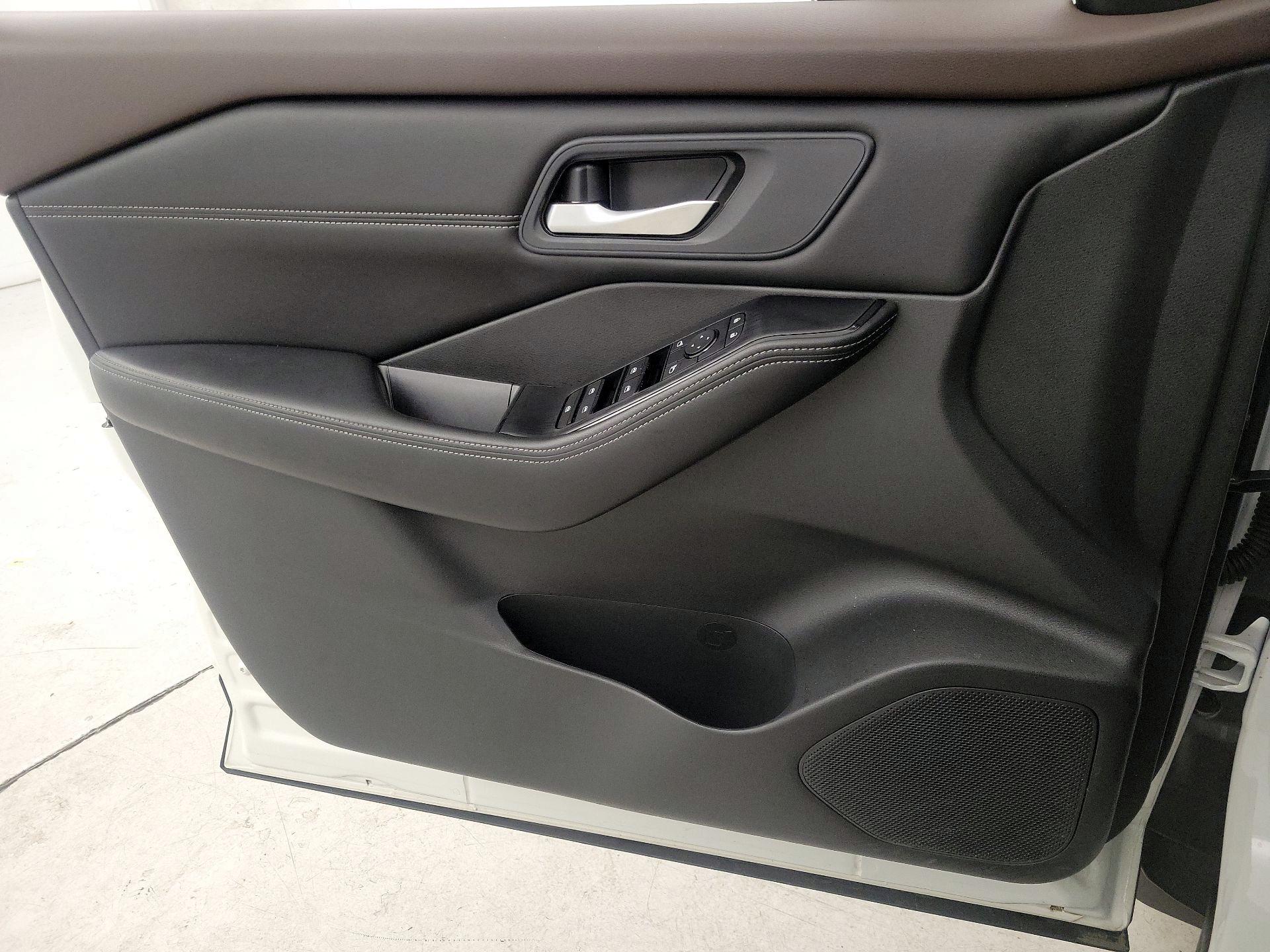 Thumbnail: 2023 Nissan Rogue - 12