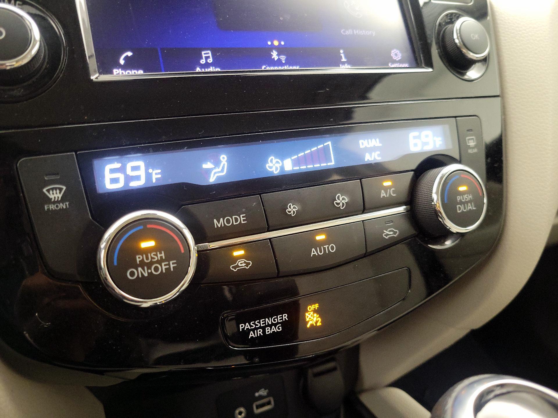 Thumbnail: 2020 Nissan Rogue Sport - 16