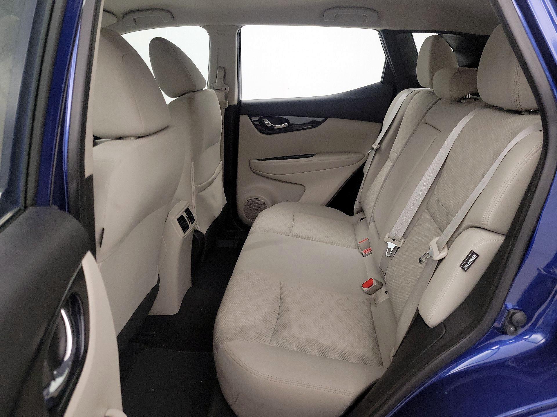 Thumbnail: 2020 Nissan Rogue Sport - 19