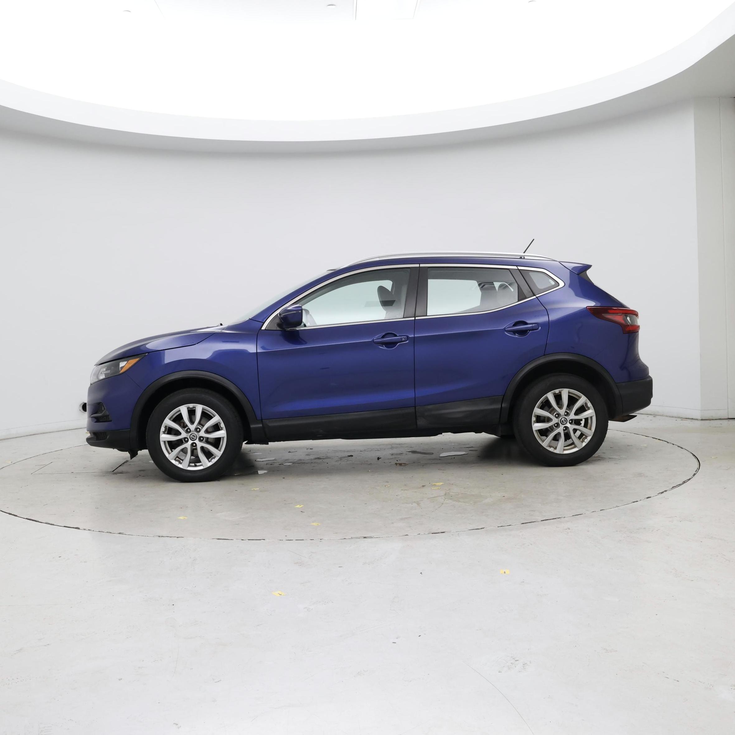 Thumbnail: 2020 Nissan Rogue Sport - 3