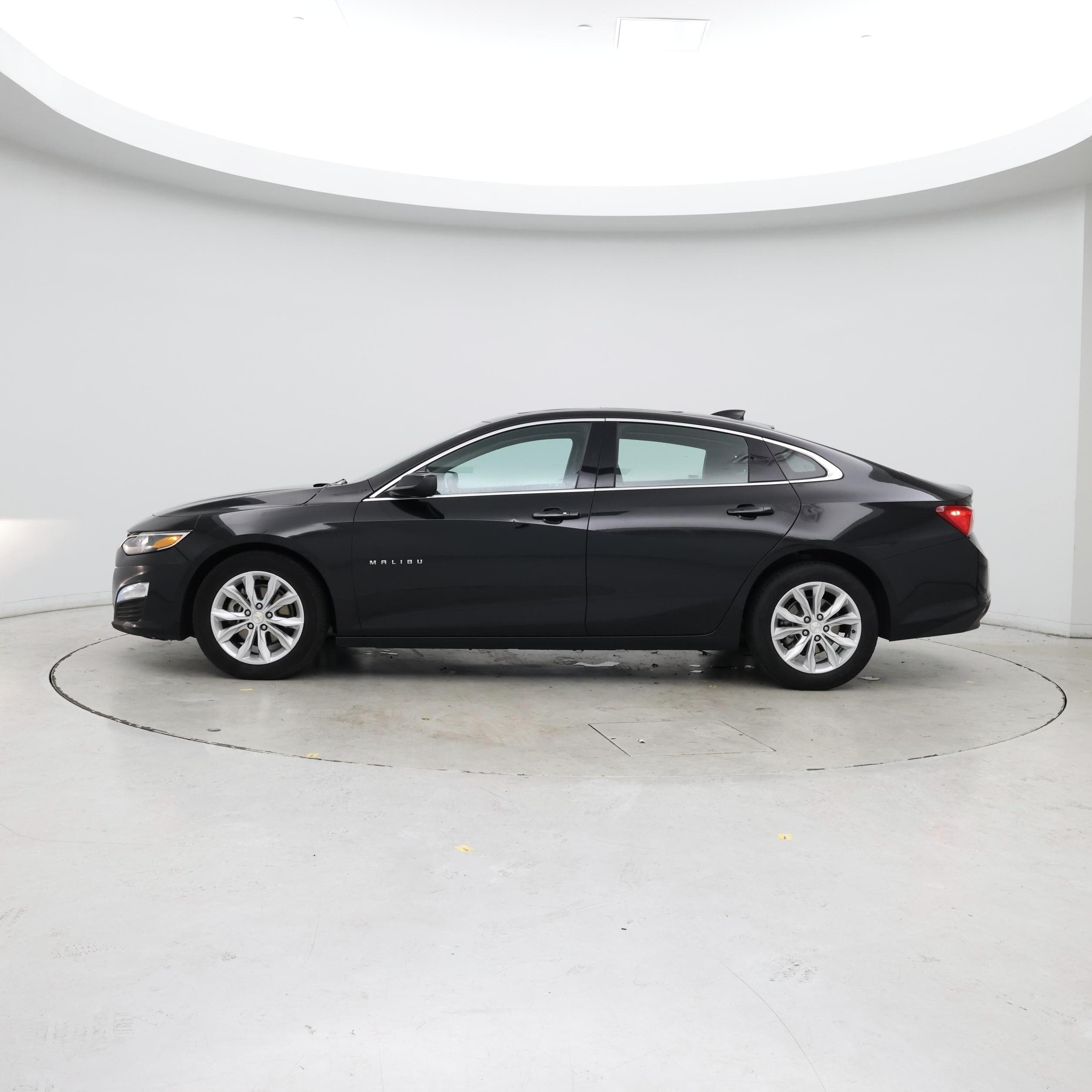 Thumbnail: 2024 Chevrolet Malibu - 3