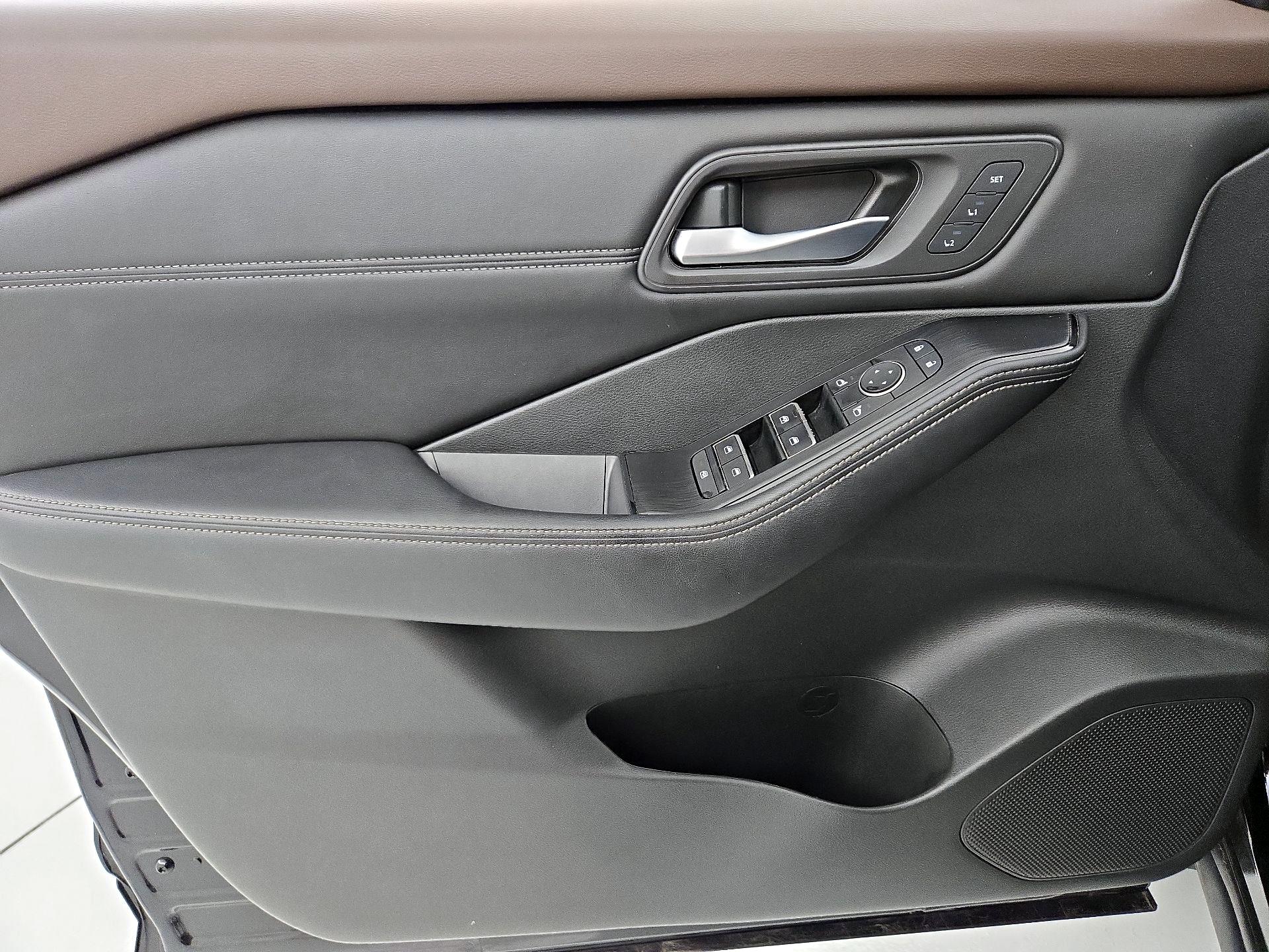 Thumbnail: 2022 Nissan Rogue - 12