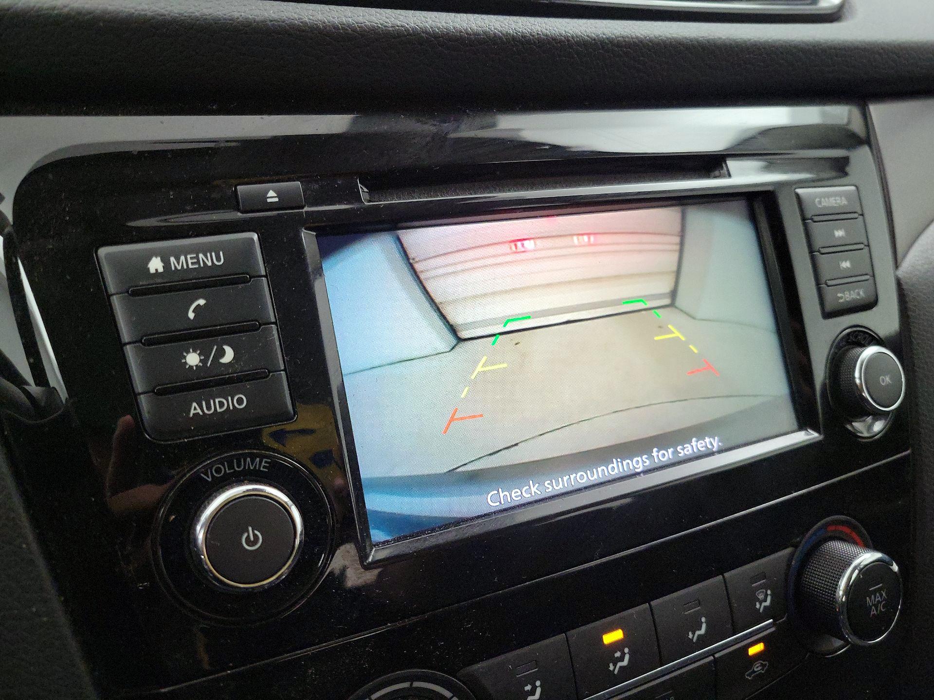 Thumbnail: 2020 Nissan Rogue Sport - 14