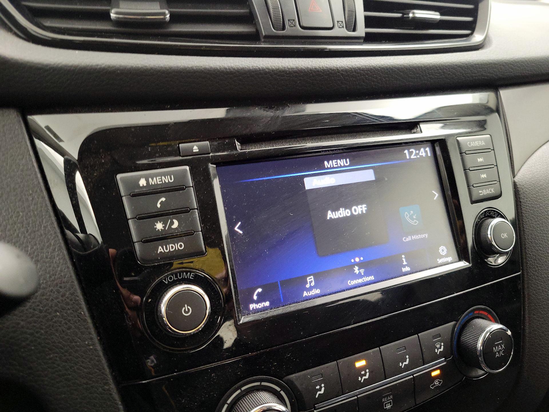 Thumbnail: 2020 Nissan Rogue Sport - 15