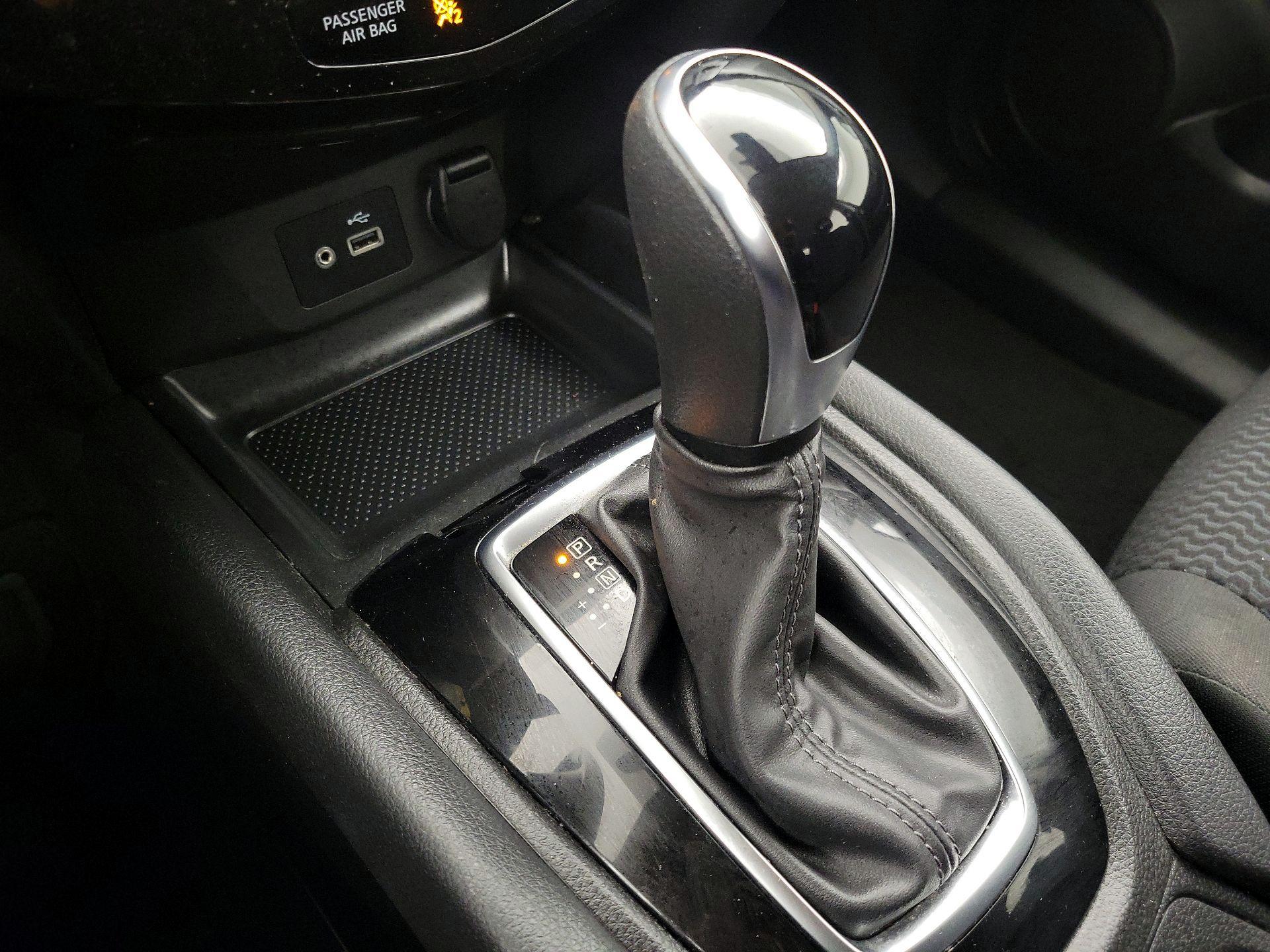 Thumbnail: 2020 Nissan Rogue Sport - 17