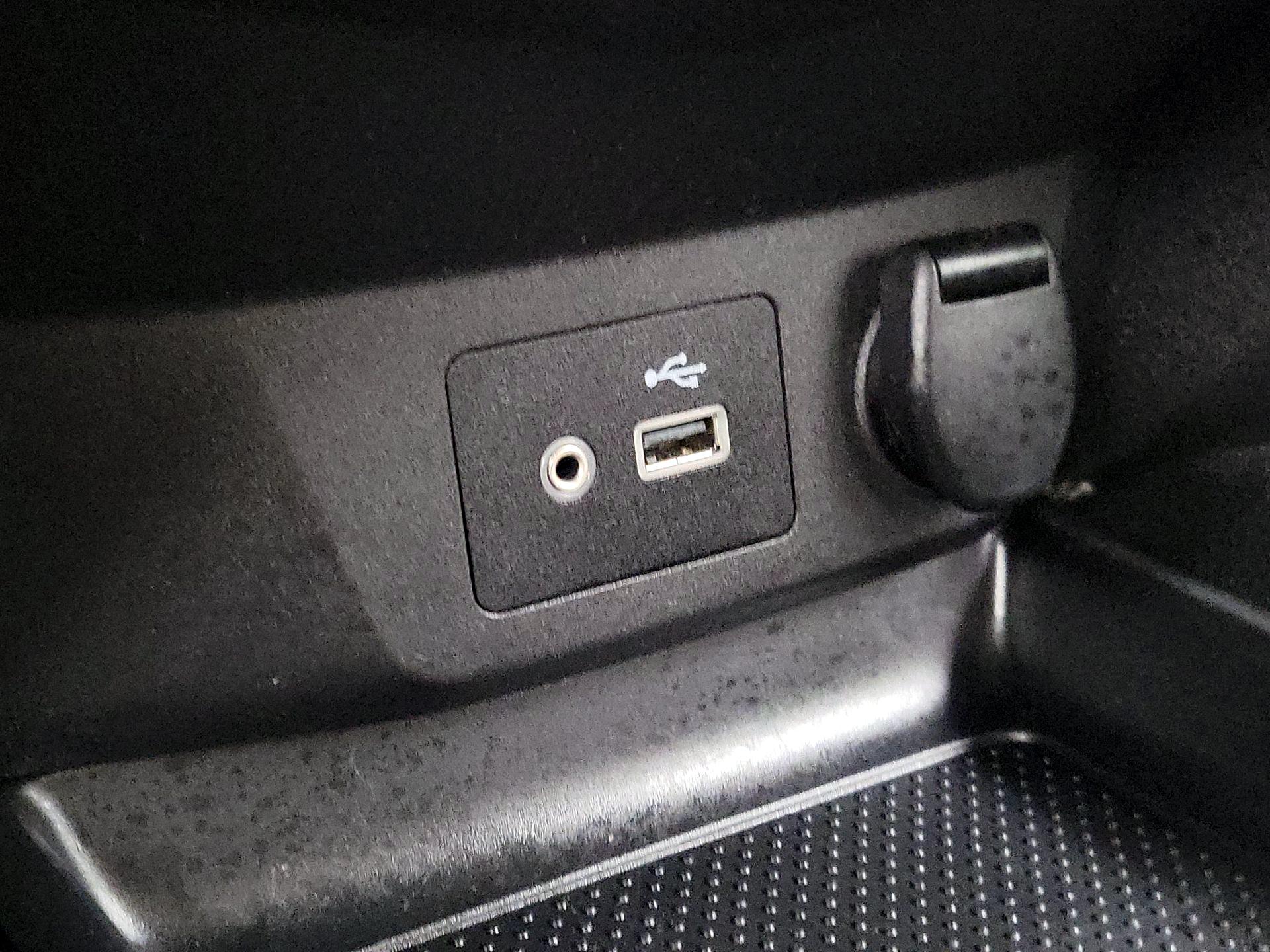 Thumbnail: 2020 Nissan Rogue Sport - 18