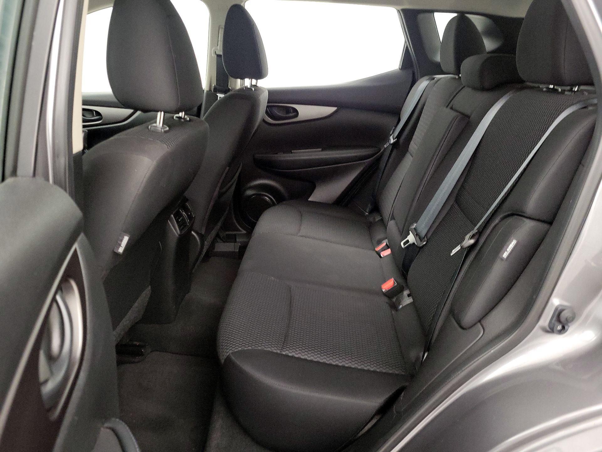 Thumbnail: 2020 Nissan Rogue Sport - 19