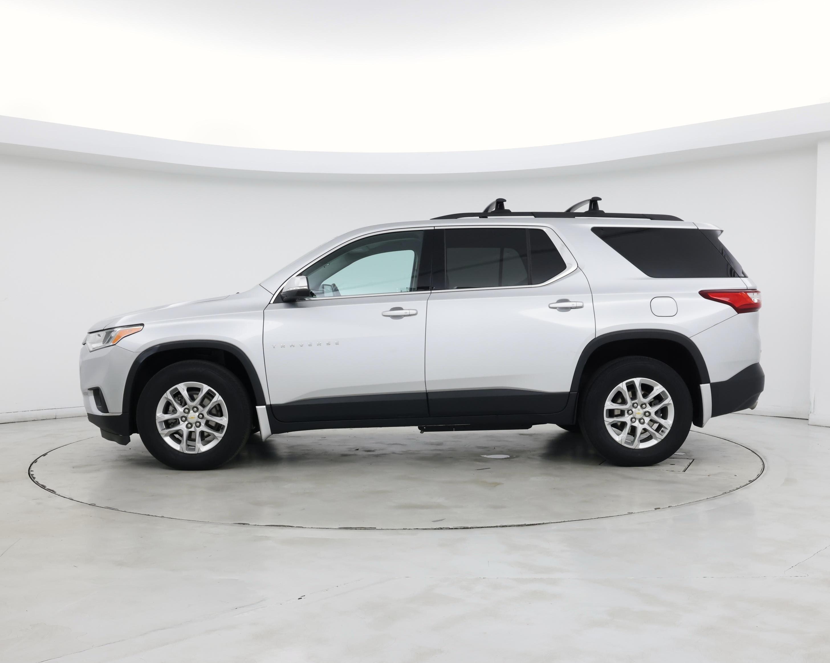 Thumbnail: 2021 Chevrolet Traverse - 3