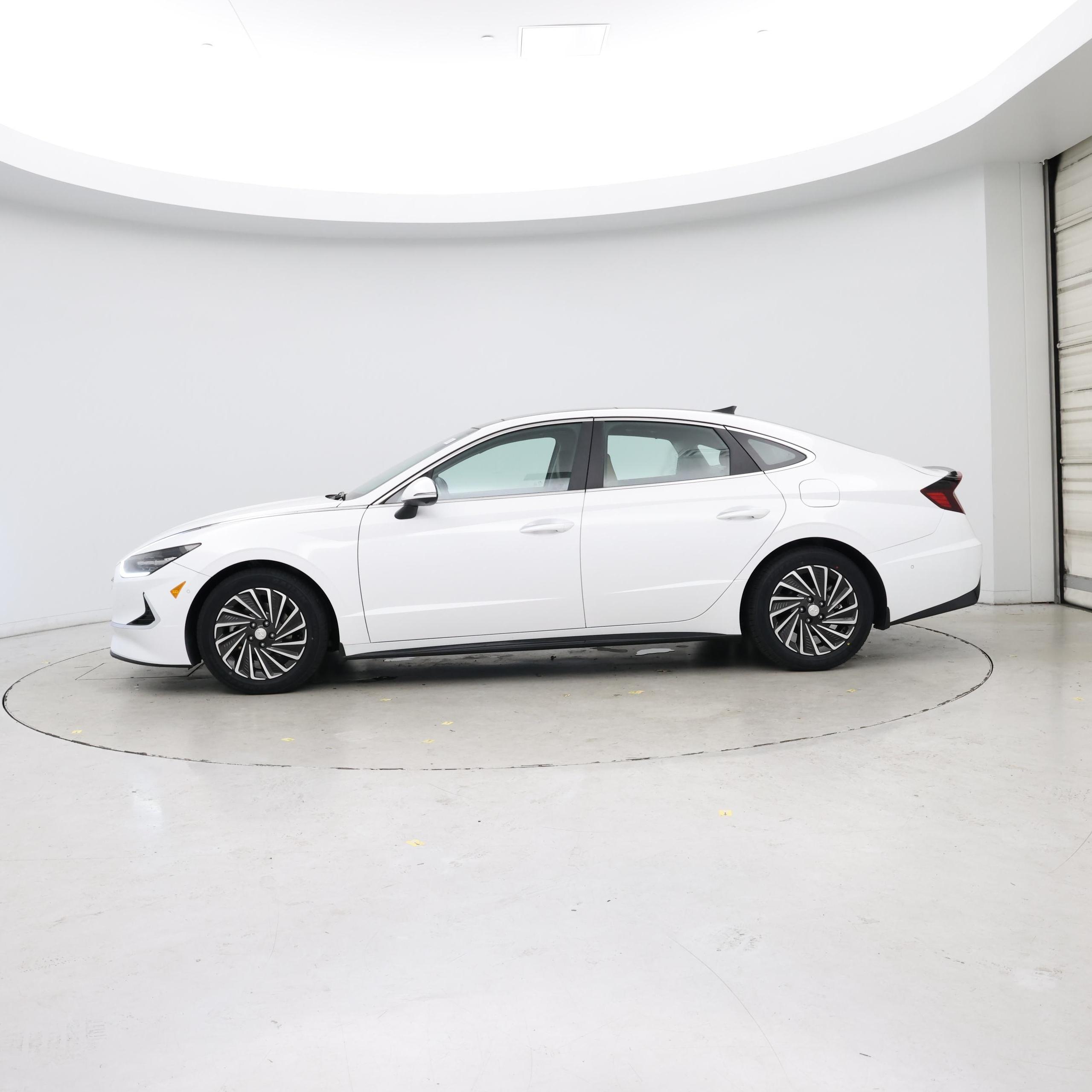 Thumbnail: 2023 Hyundai Sonata - 3