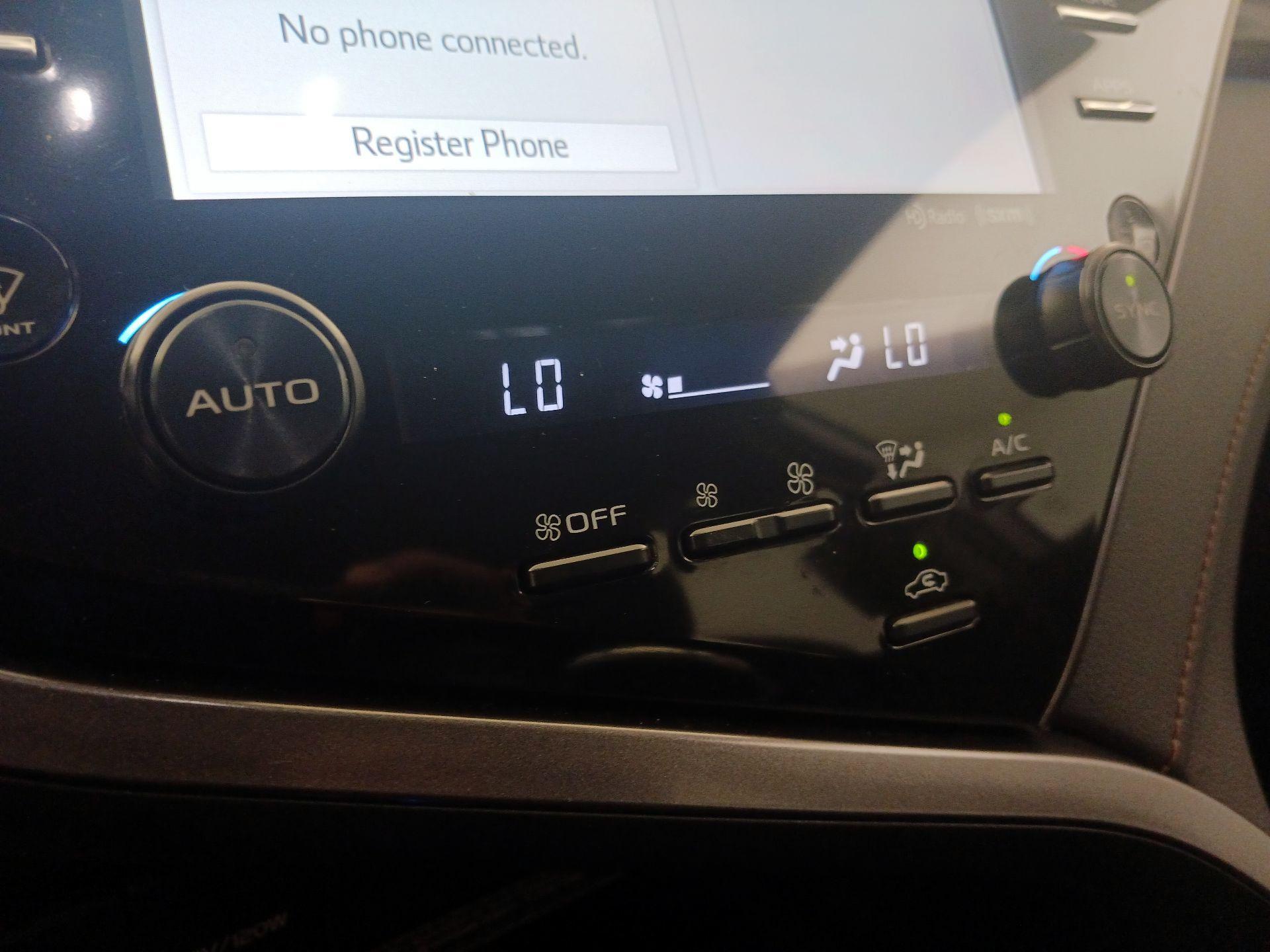 Thumbnail: 2019 Toyota Camry - 16