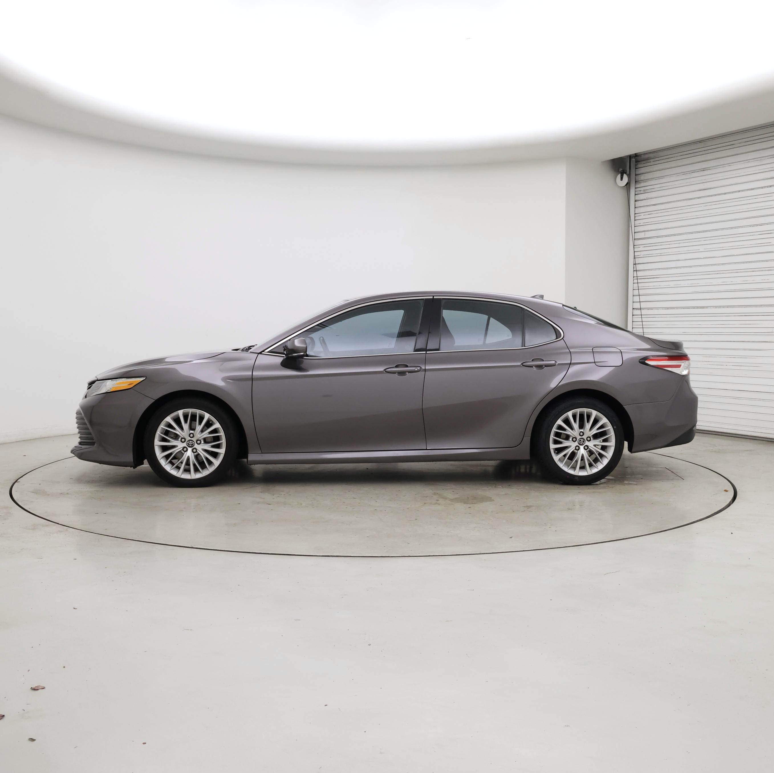 Thumbnail: 2019 Toyota Camry - 3
