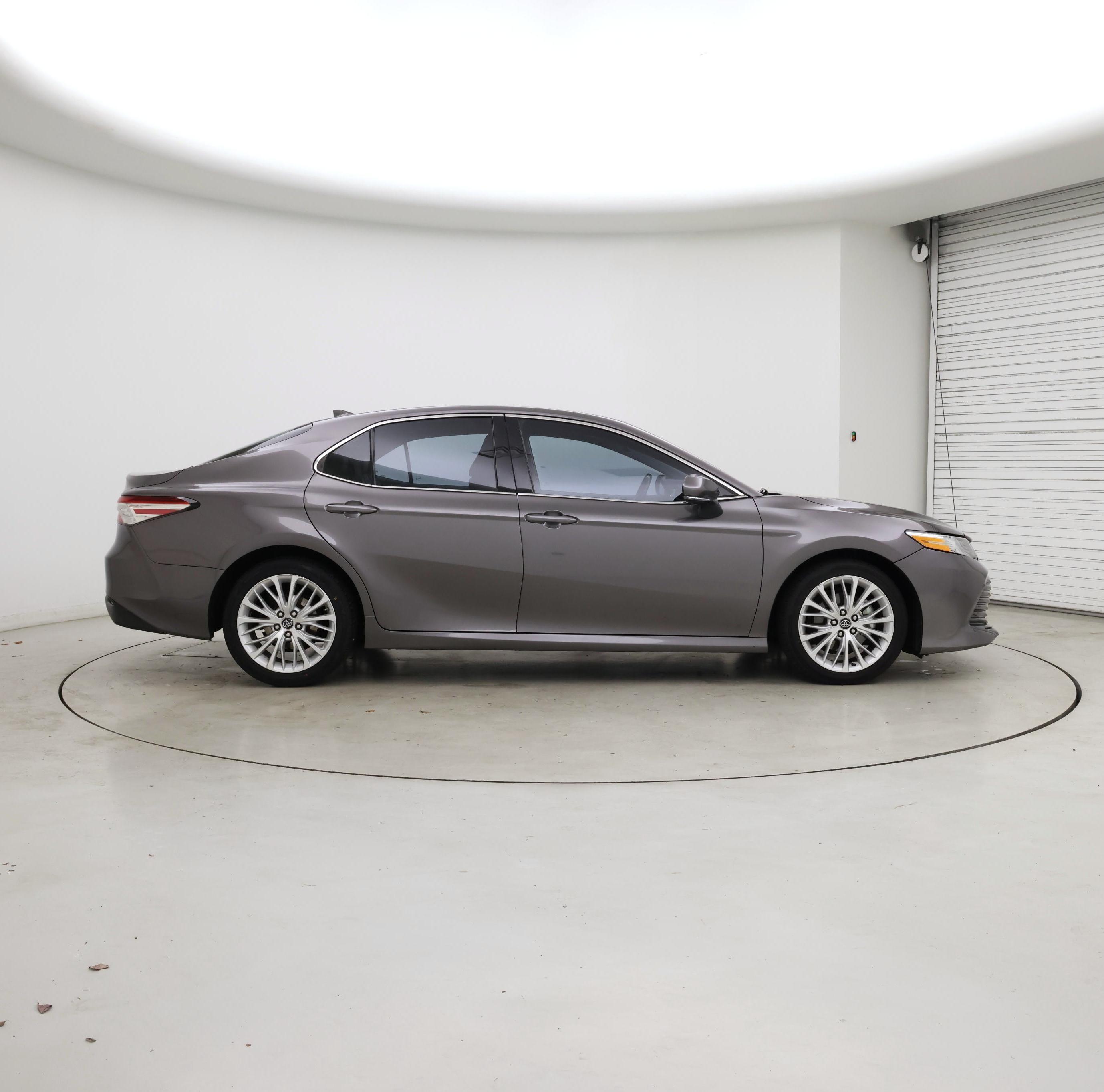 Thumbnail: 2019 Toyota Camry - 7