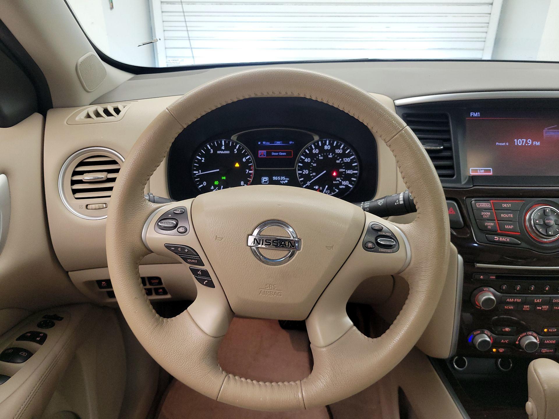 Thumbnail: 2014 Nissan Pathfinder - 10