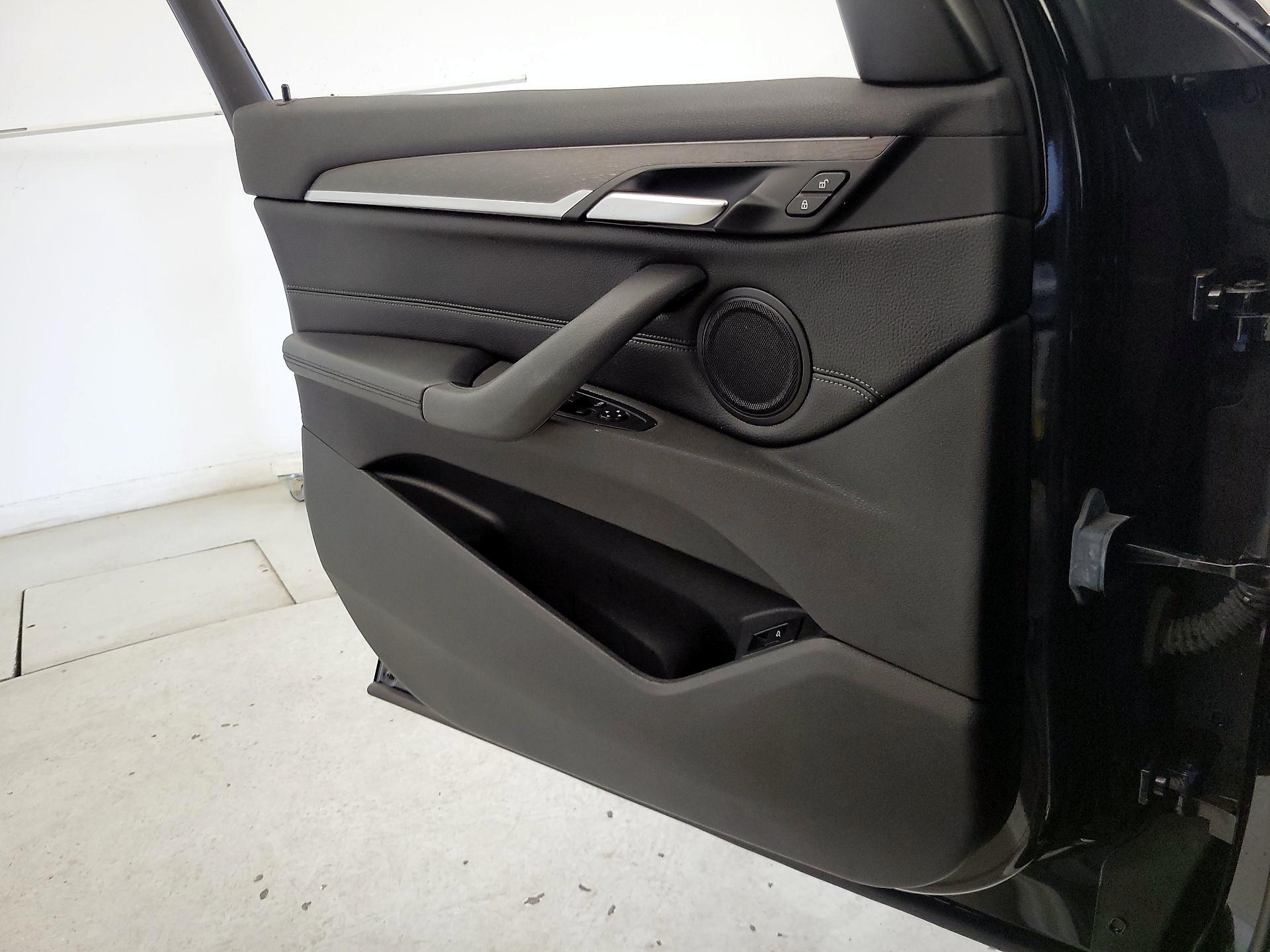 Thumbnail: 2016 BMW X1 - 12