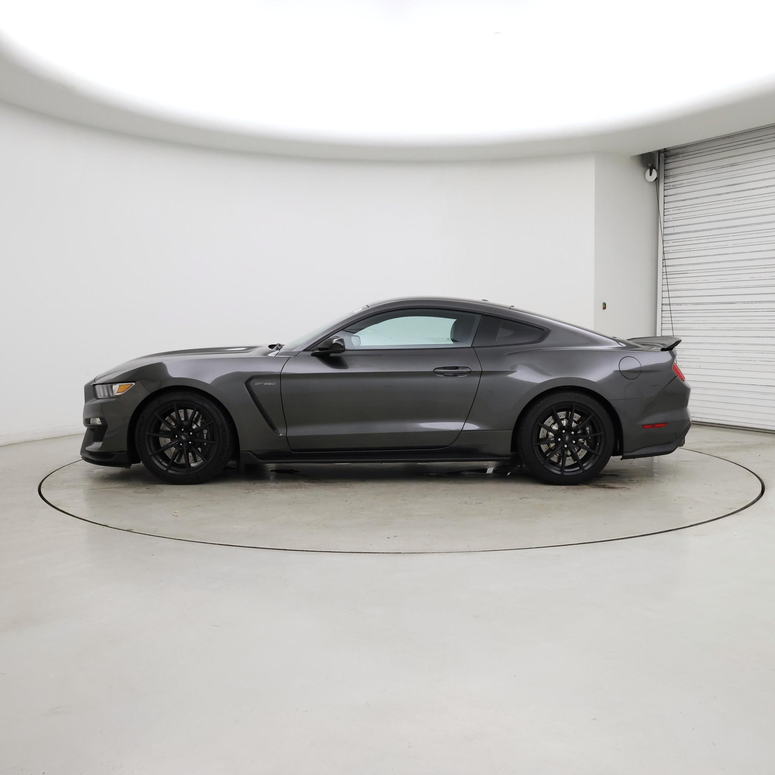 Thumbnail: 2017 Ford Mustang - 3