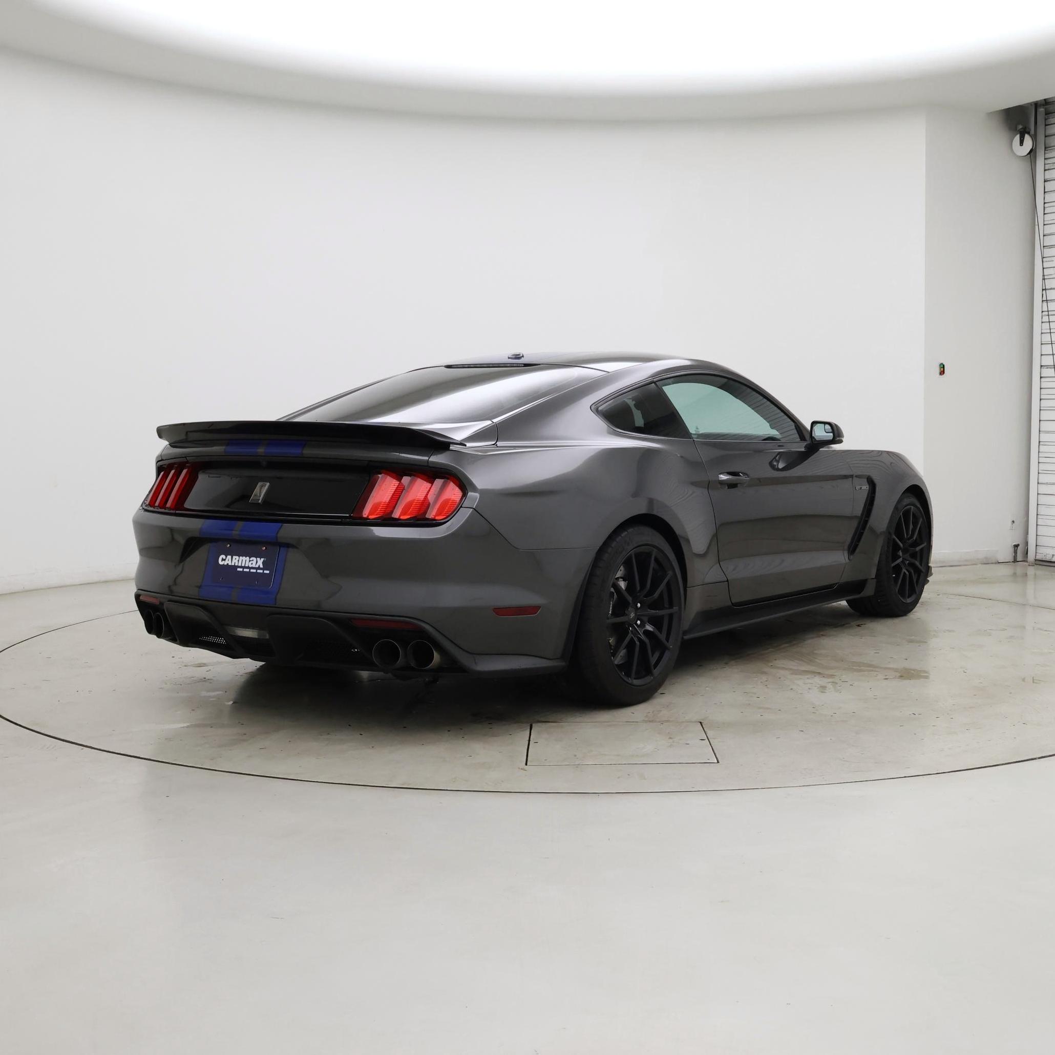 Thumbnail: 2017 Ford Mustang - 8