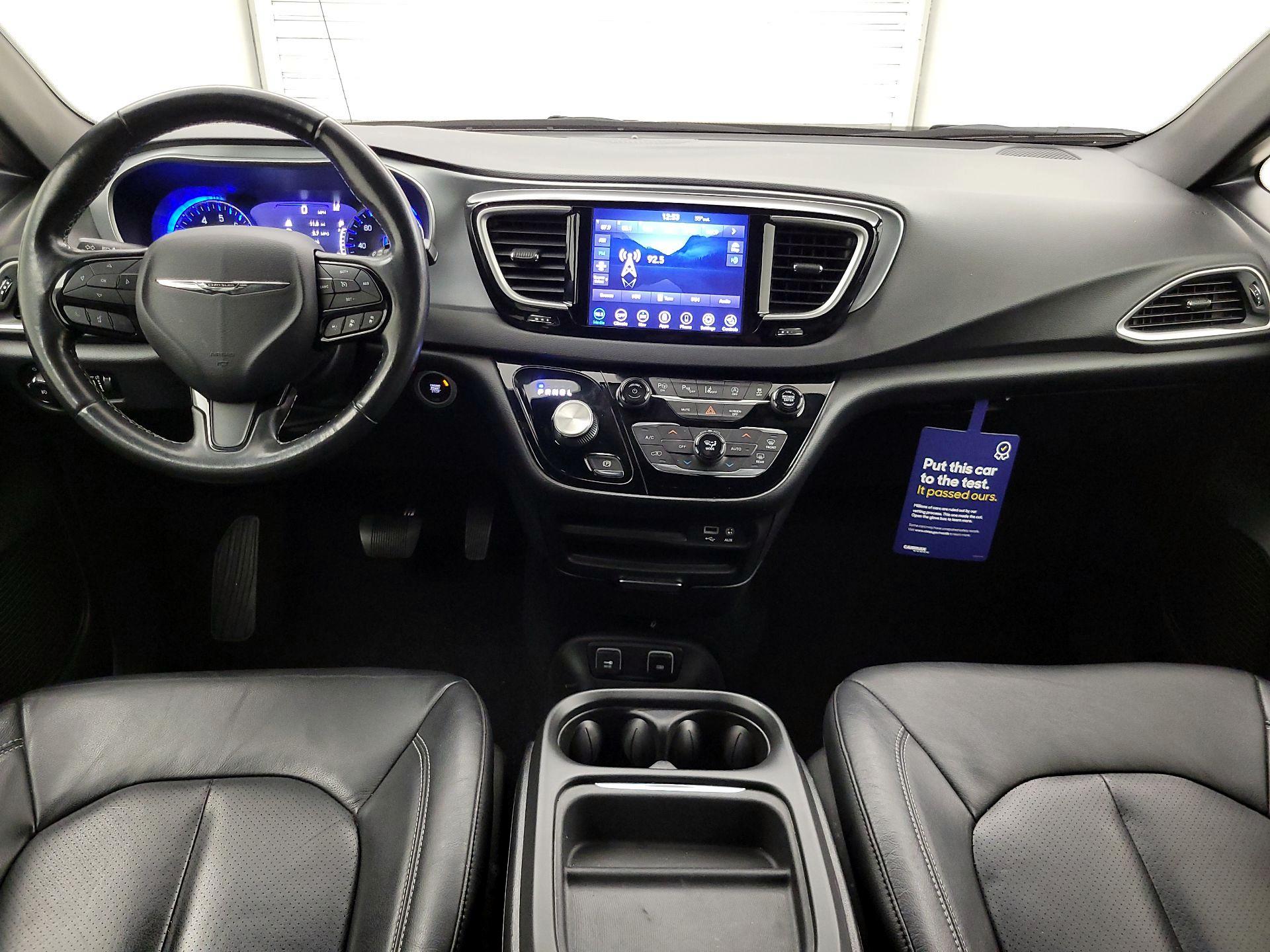 Thumbnail: 2020 Chrysler Pacifica - 9