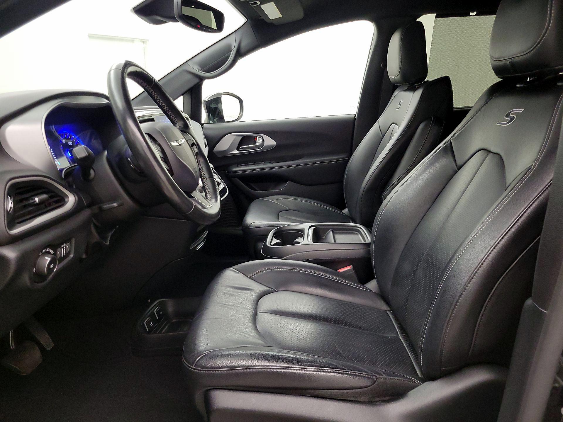 Thumbnail: 2020 Chrysler Pacifica - 11