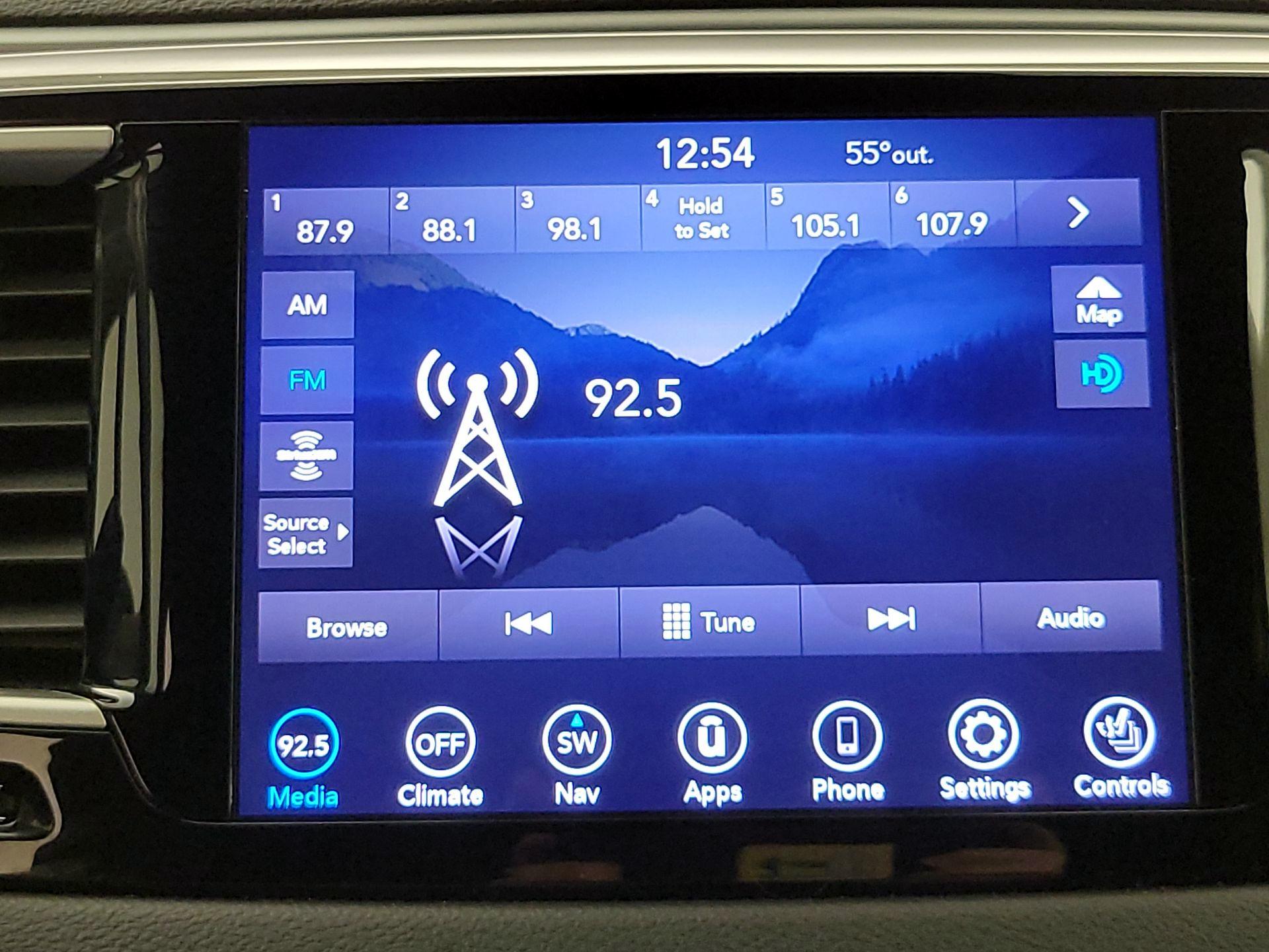 Thumbnail: 2020 Chrysler Pacifica - 15