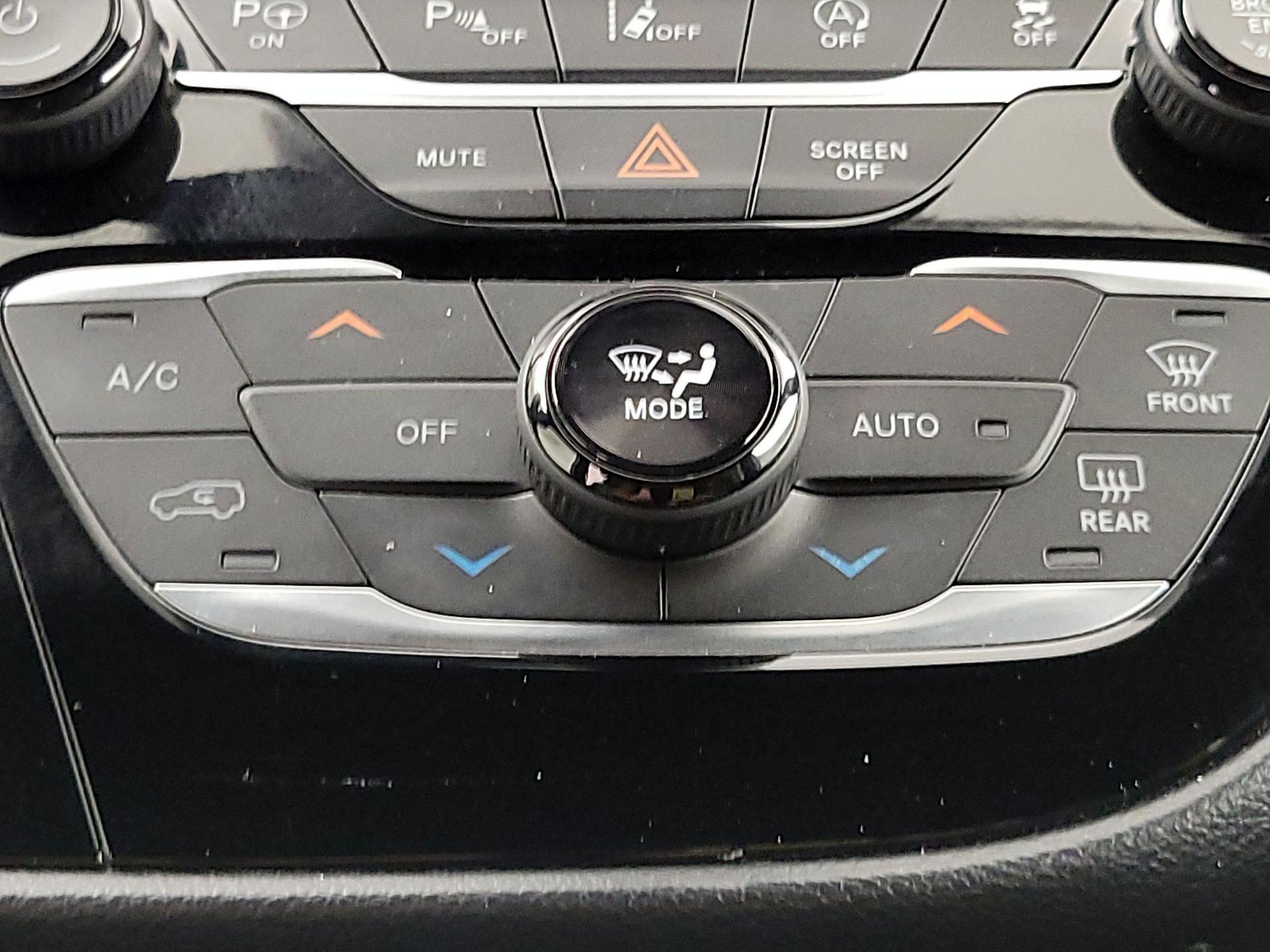 Thumbnail: 2020 Chrysler Pacifica - 16