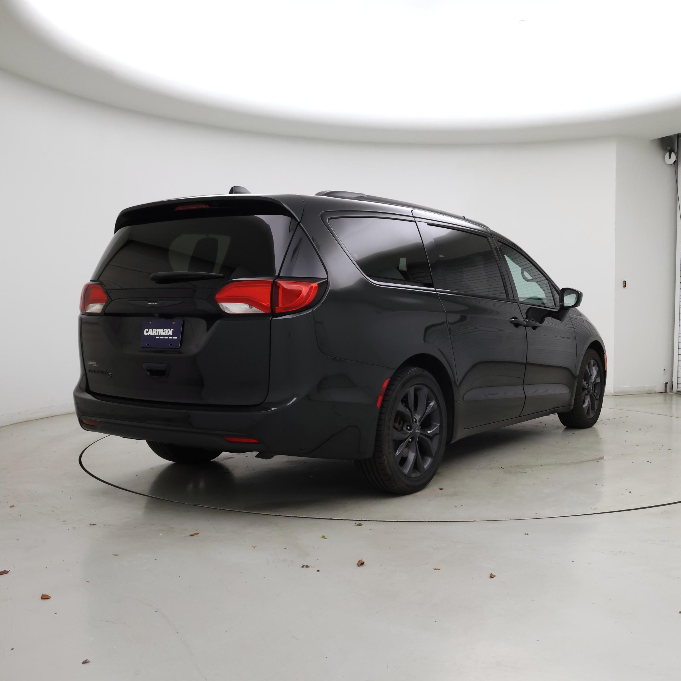 Thumbnail: 2020 Chrysler Pacifica - 8