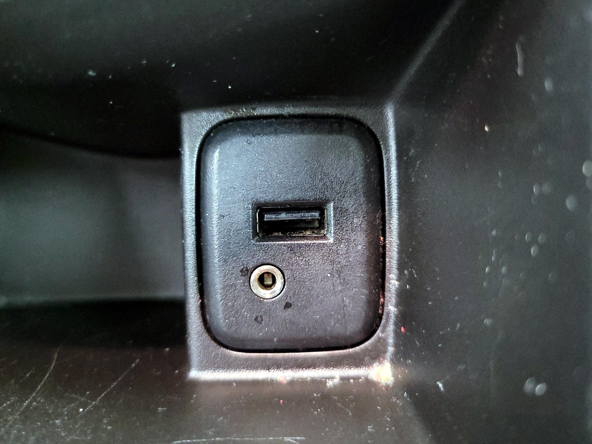 Thumbnail: 2017 Chevrolet Sonic - 18