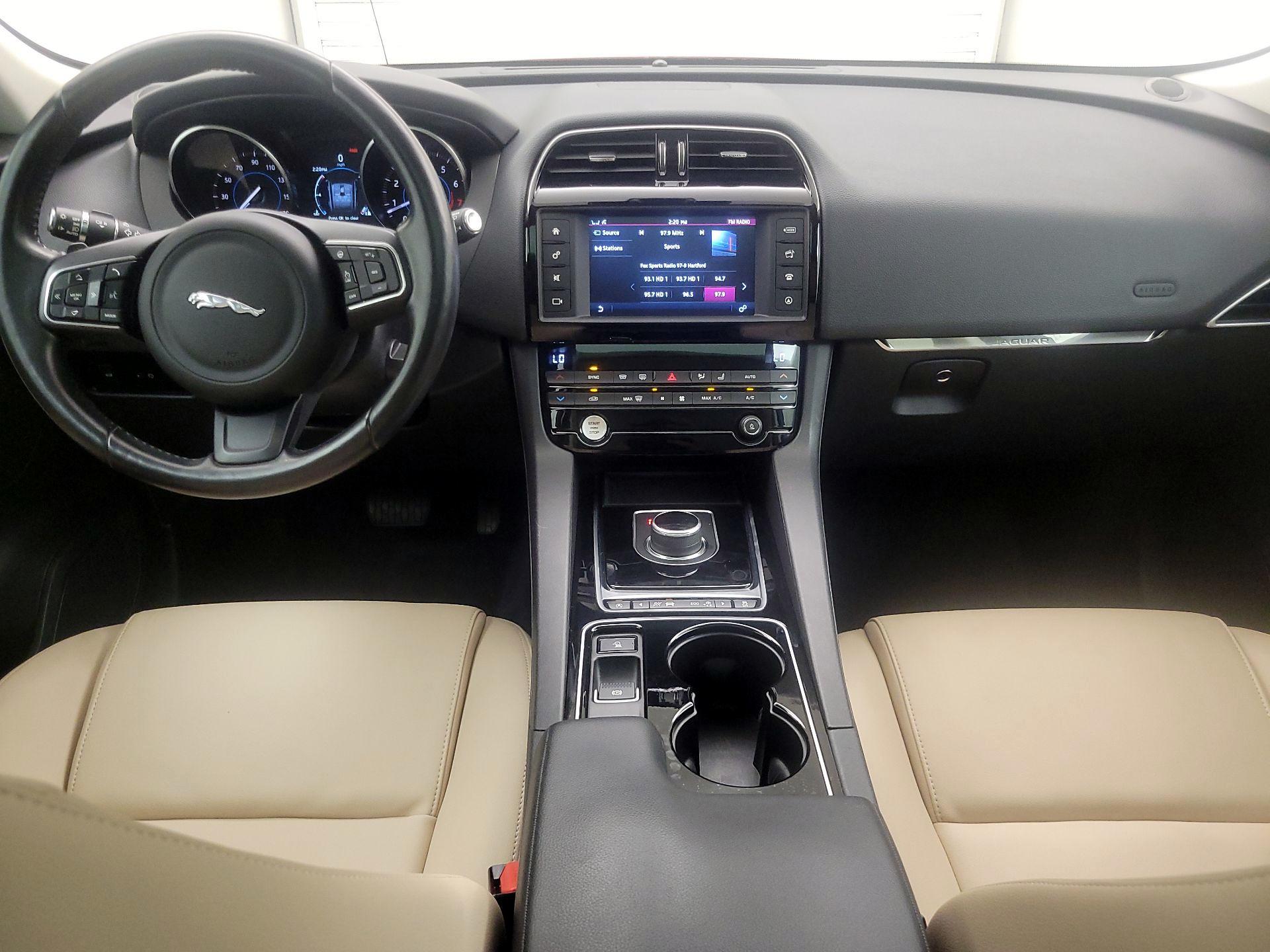 Thumbnail: 2017 Jaguar F-Pace - 9
