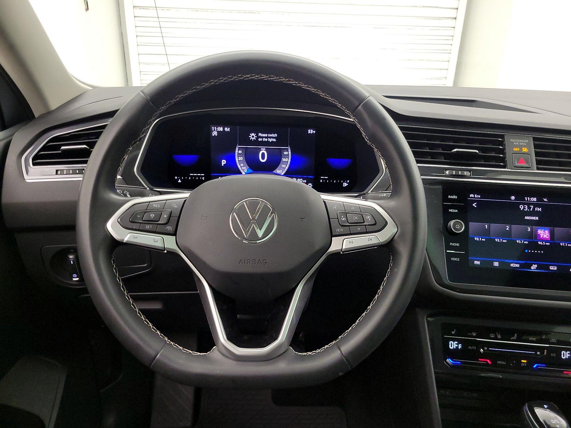Thumbnail: 2022 Volkswagen Tiguan - 10