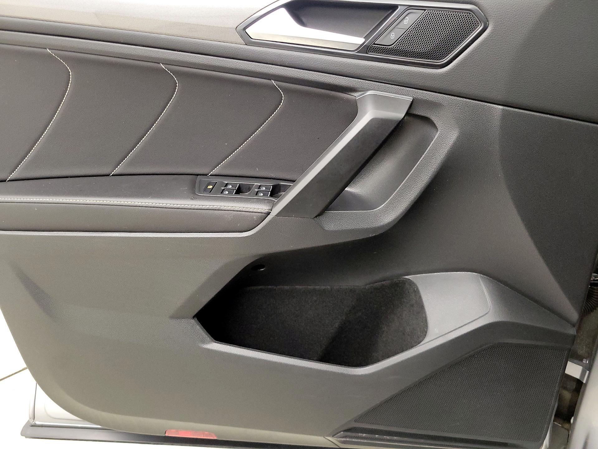 Thumbnail: 2022 Volkswagen Tiguan - 12