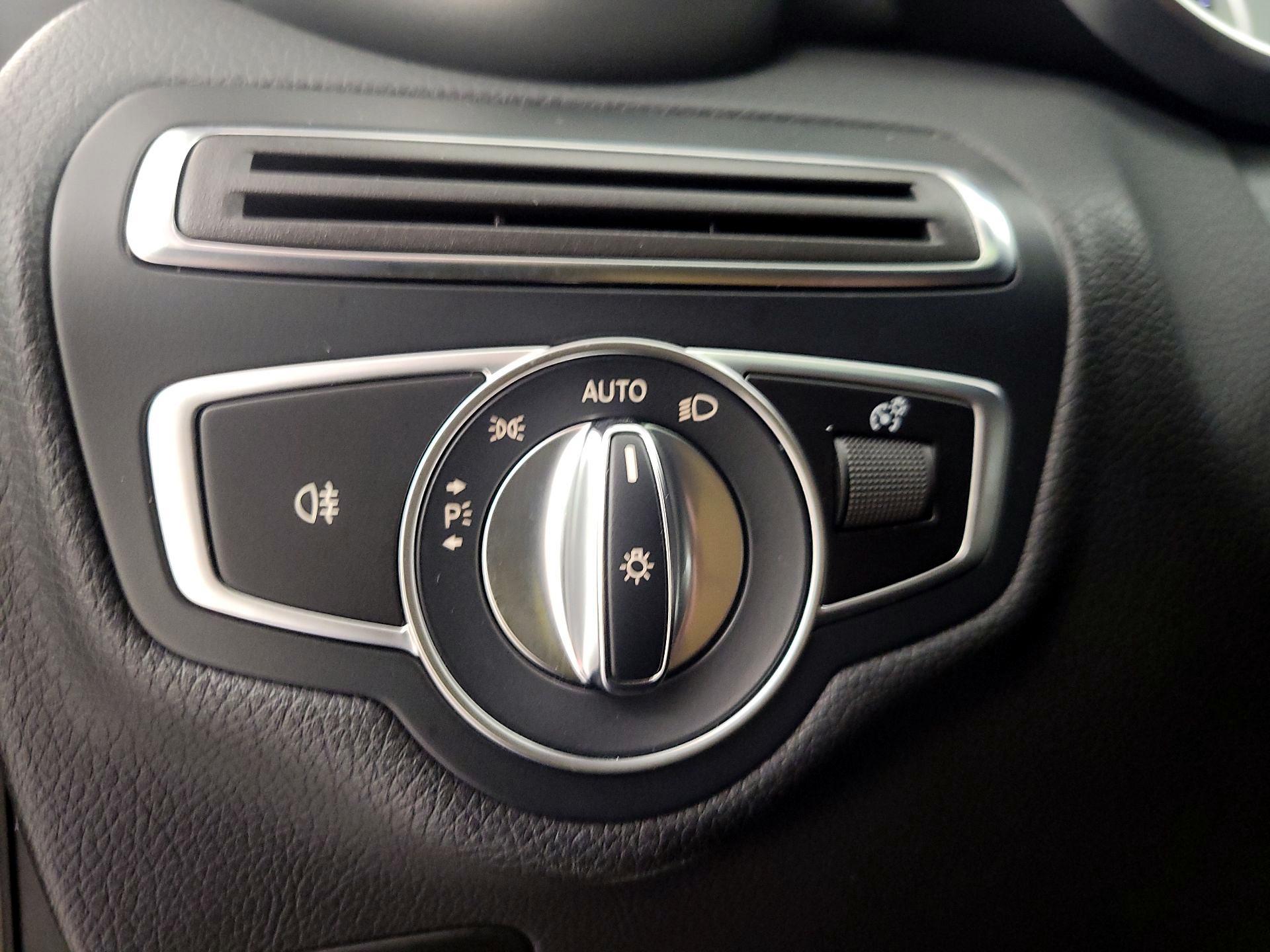 Thumbnail: 2020 Mercedes-Benz C-Class - 11