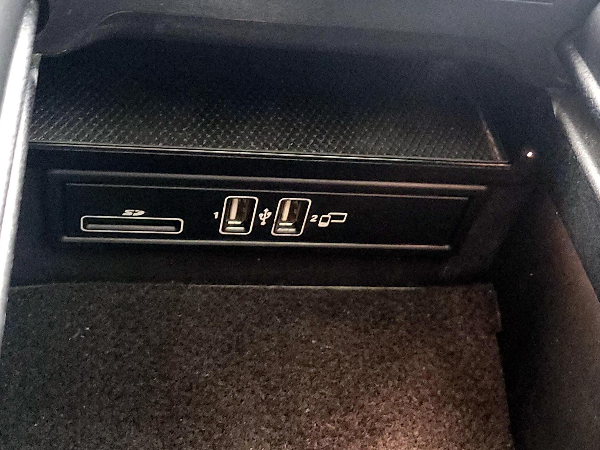 Thumbnail: 2020 Mercedes-Benz C-Class - 16