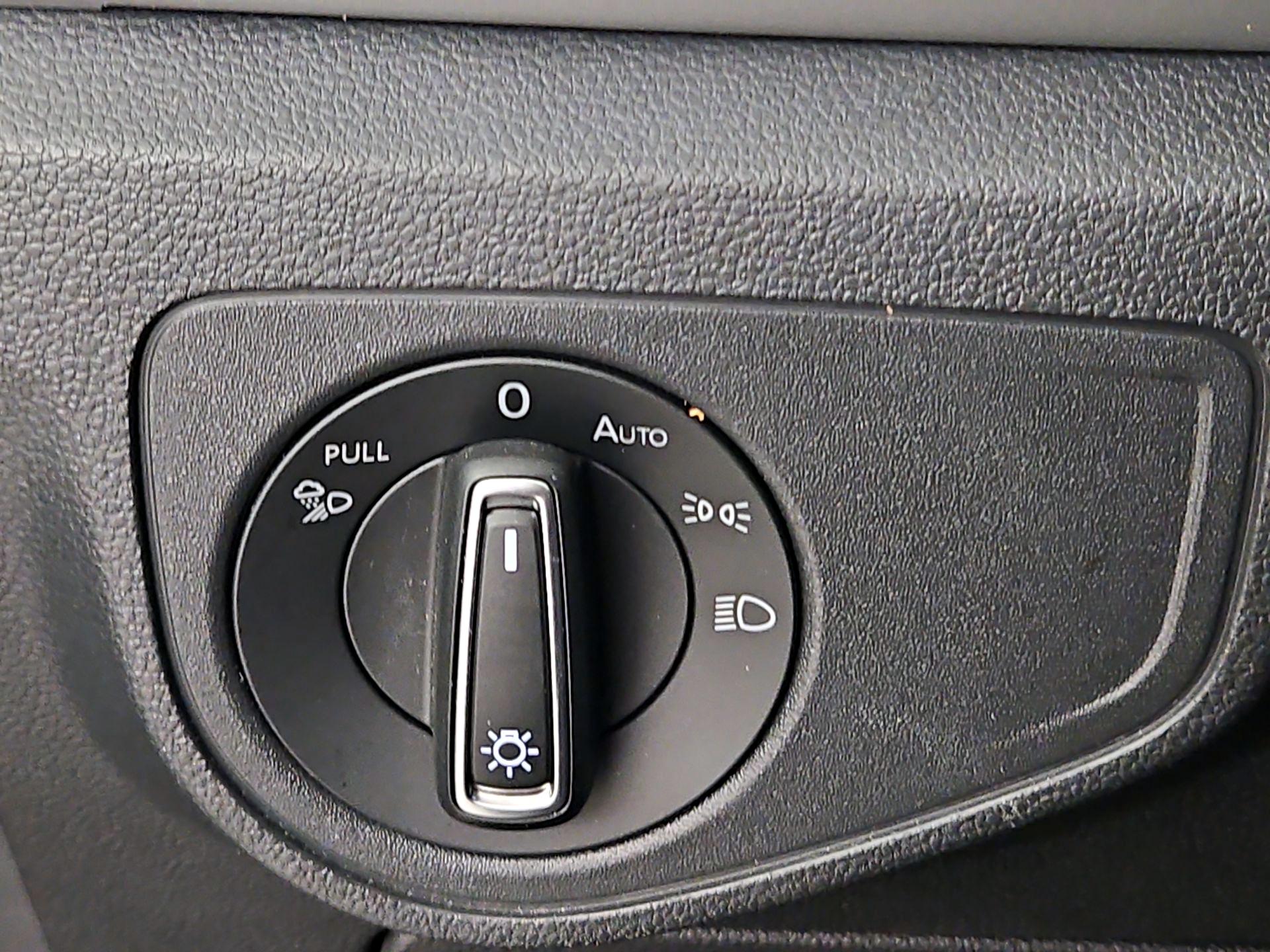 Thumbnail: 2022 Volkswagen Atlas - 13