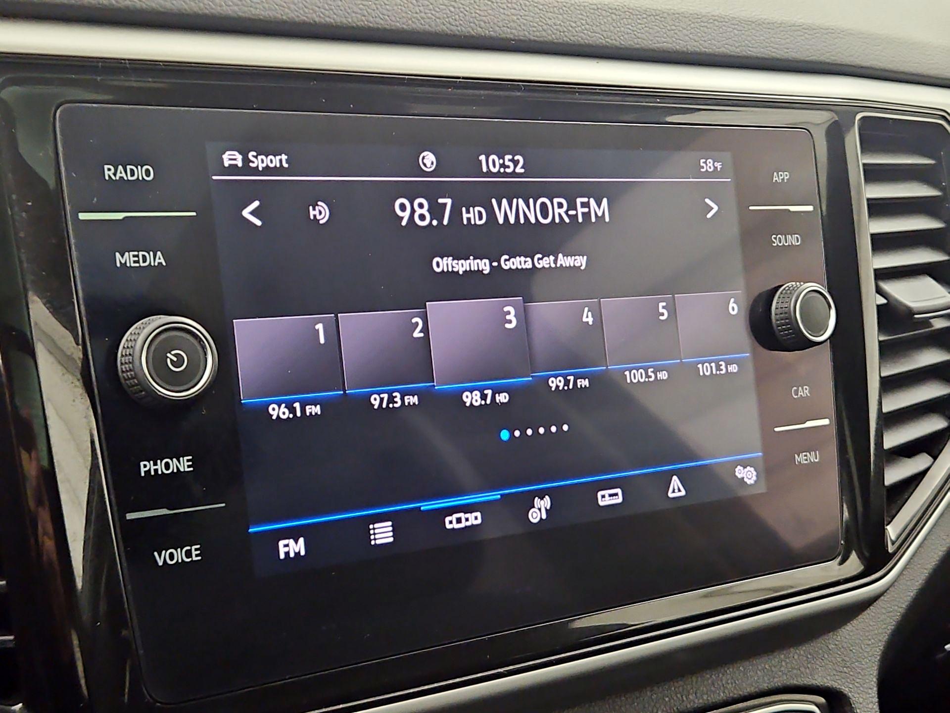 Thumbnail: 2022 Volkswagen Atlas - 15