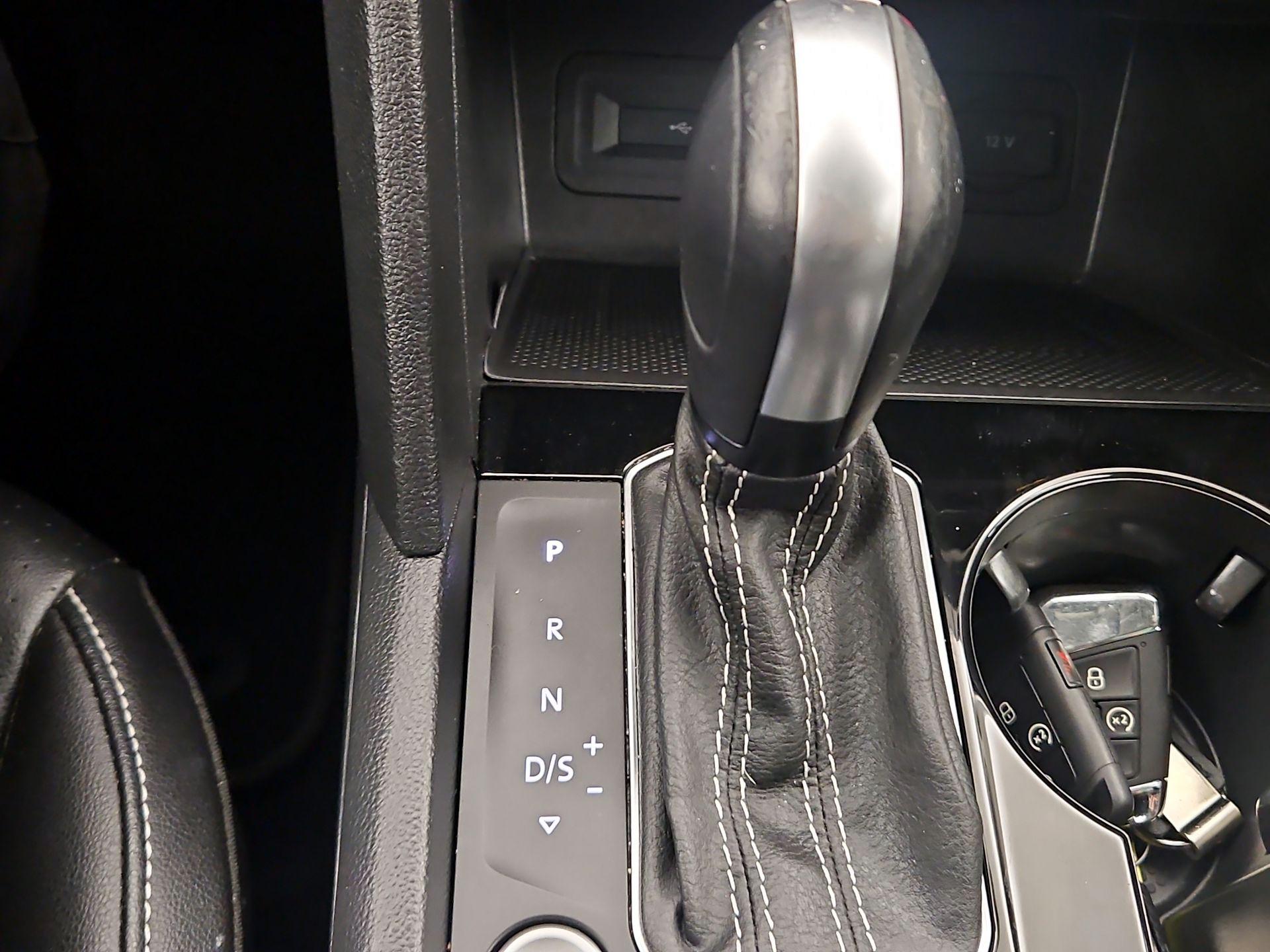 Thumbnail: 2022 Volkswagen Atlas - 17