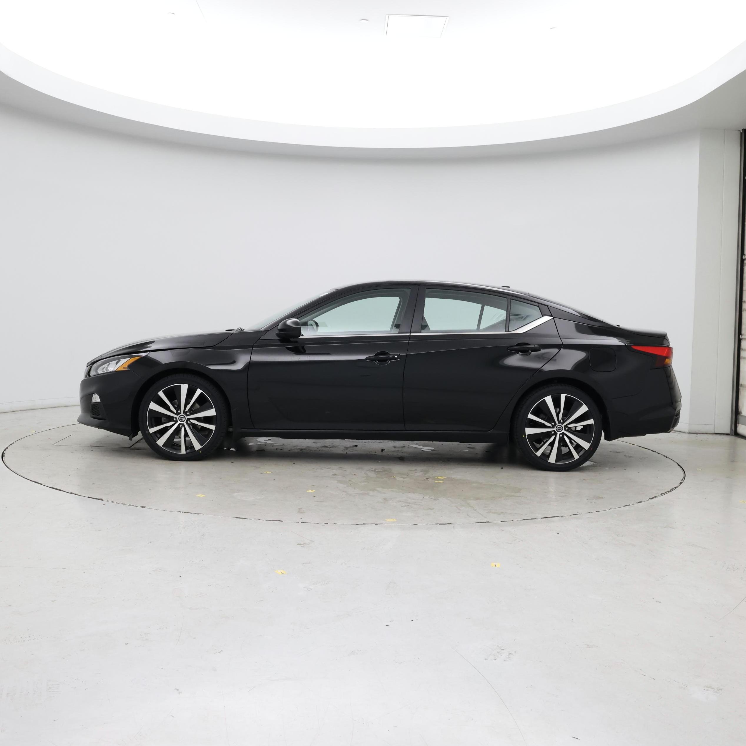 Thumbnail: 2022 Nissan Altima - 3