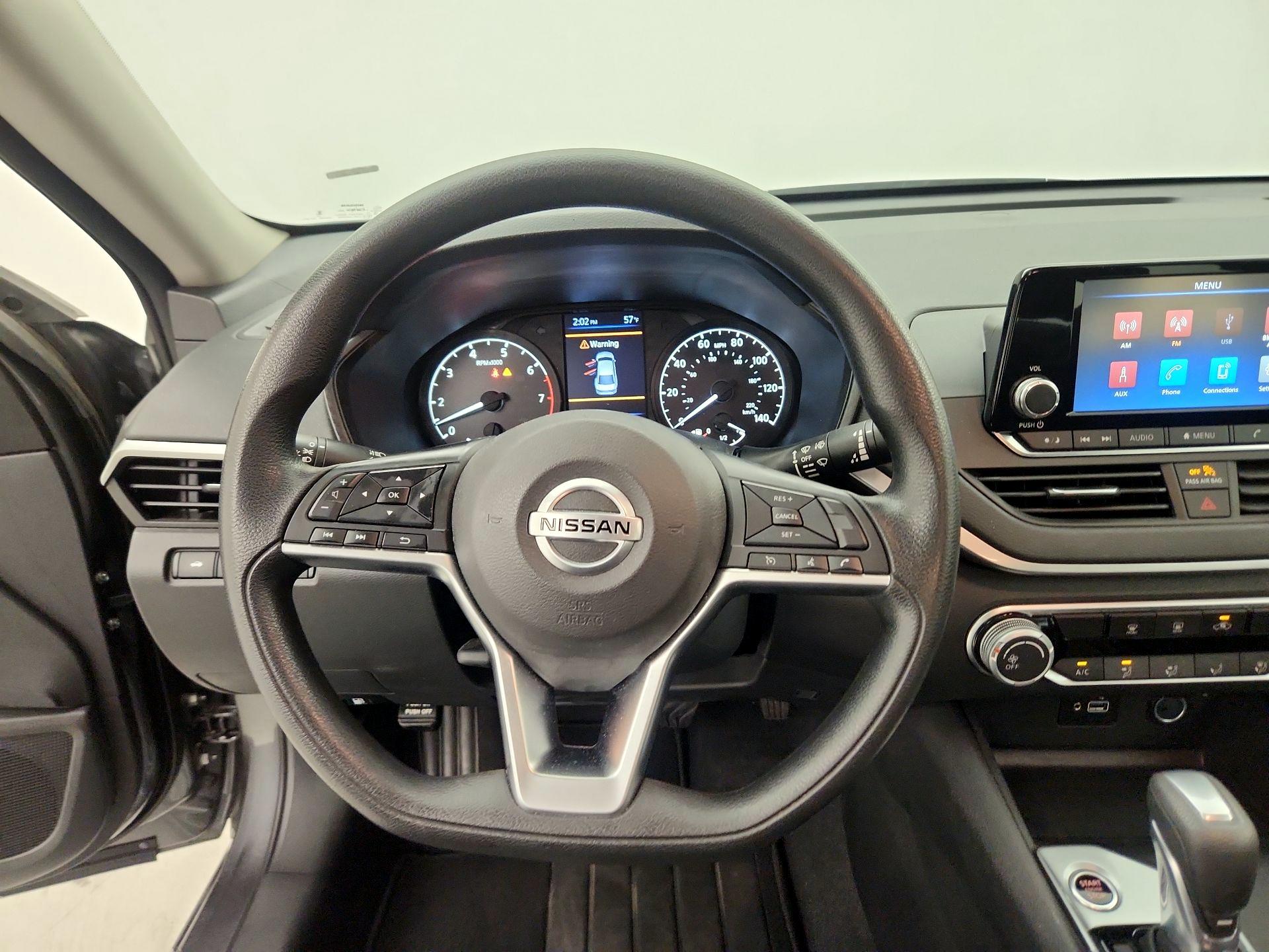 Thumbnail: 2022 Nissan Altima - 10