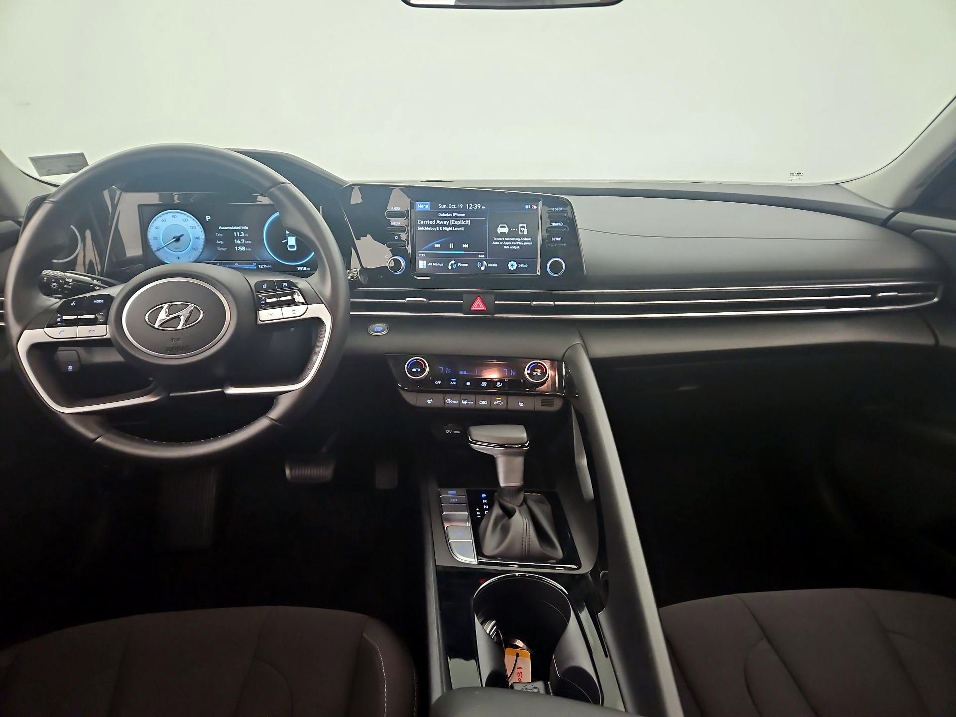 Thumbnail: 2022 Hyundai Elantra - 9