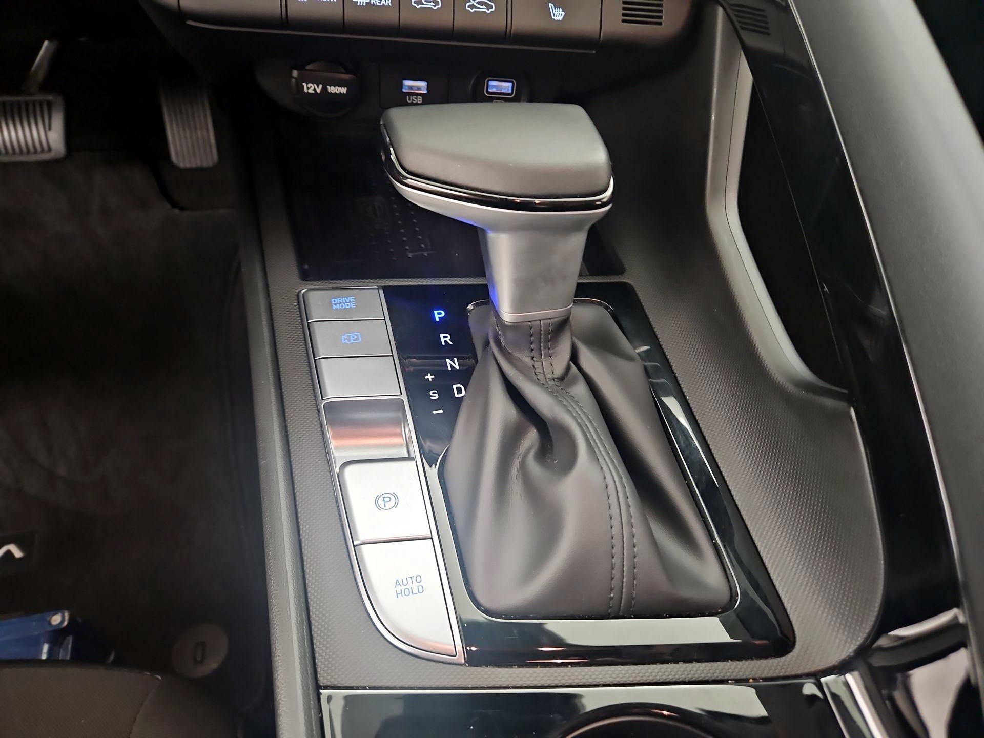 Thumbnail: 2022 Hyundai Elantra - 17