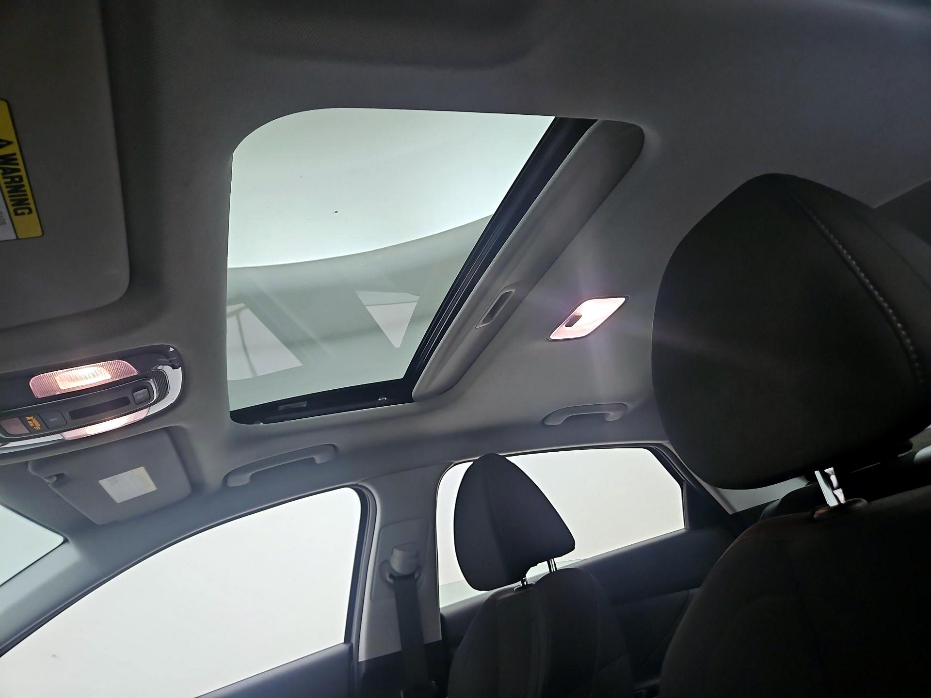 Thumbnail: 2022 Hyundai Elantra - 19